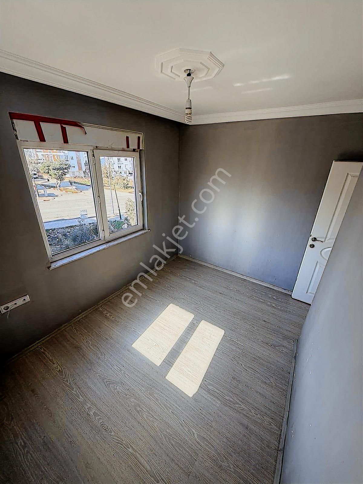 Varsak Karşıyaka Ara Kat Her Şey Ayrı Cam Balkonlu Kiralık 2+1 - Görsel 14