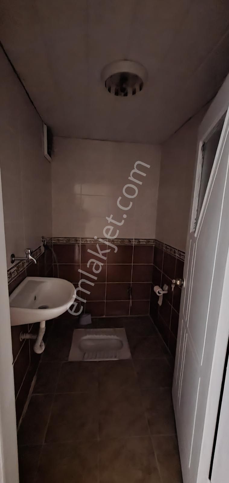 Bahçelievler Mah. Caddeye Yakın Kiralık 3+1 Balkonlu, Ara Kat - Görsel 11