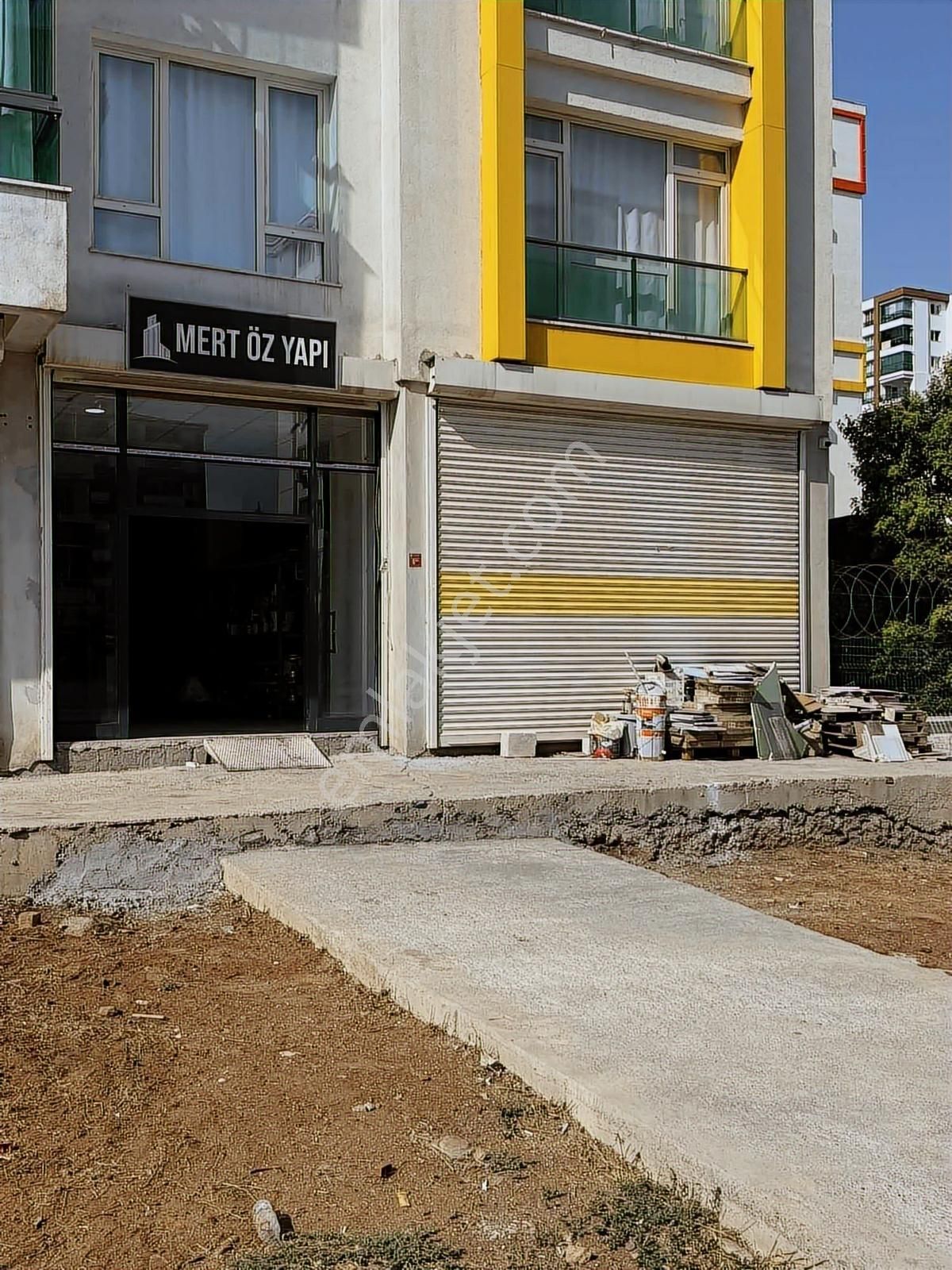 50 Lik Yolda En Güzel Konumda Satılık Dükkan Yatırımlık (acil) - Görsel 2