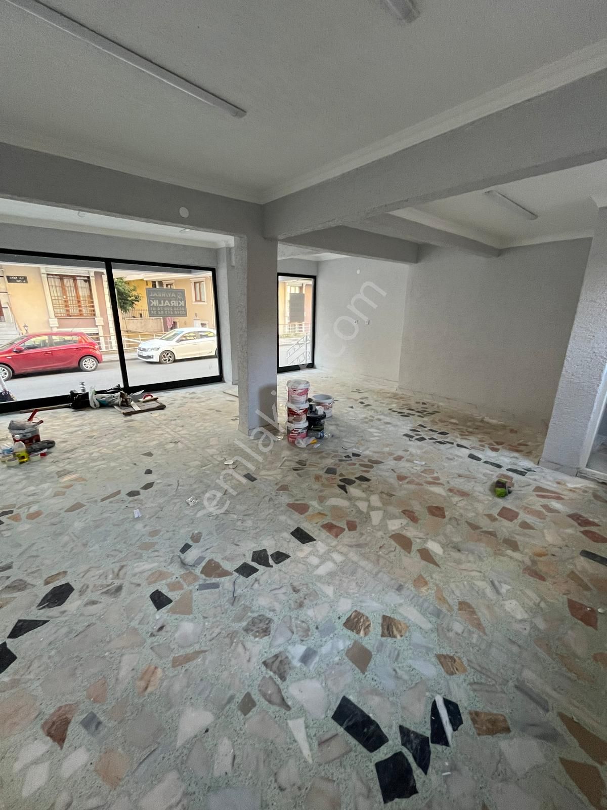 Ay Real'den Cumhuriyet Mahallesinde Durak Önünde 42 M2 Kiralık Dükkan İşyeri Ofis - Görsel 16