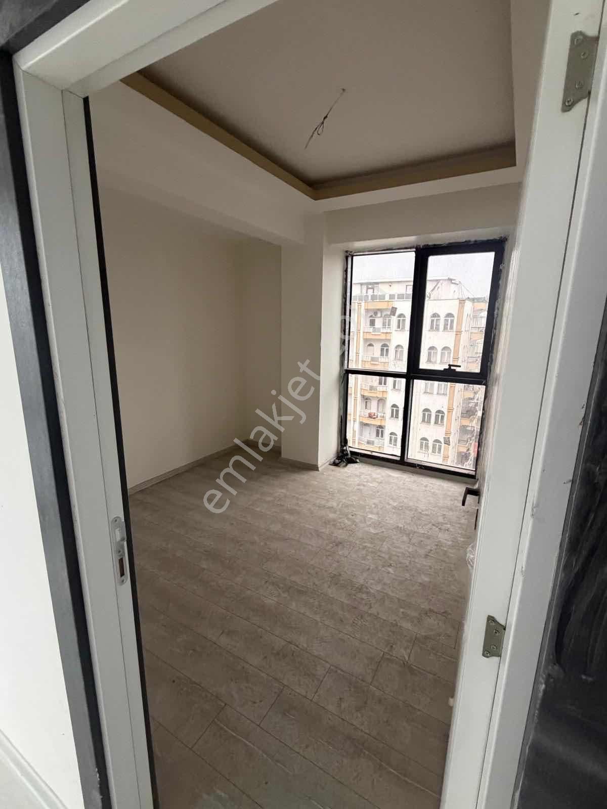 Salih Kaya Plaza 1+1 Kiralık Büro Cadde Cepheli - Görsel 2