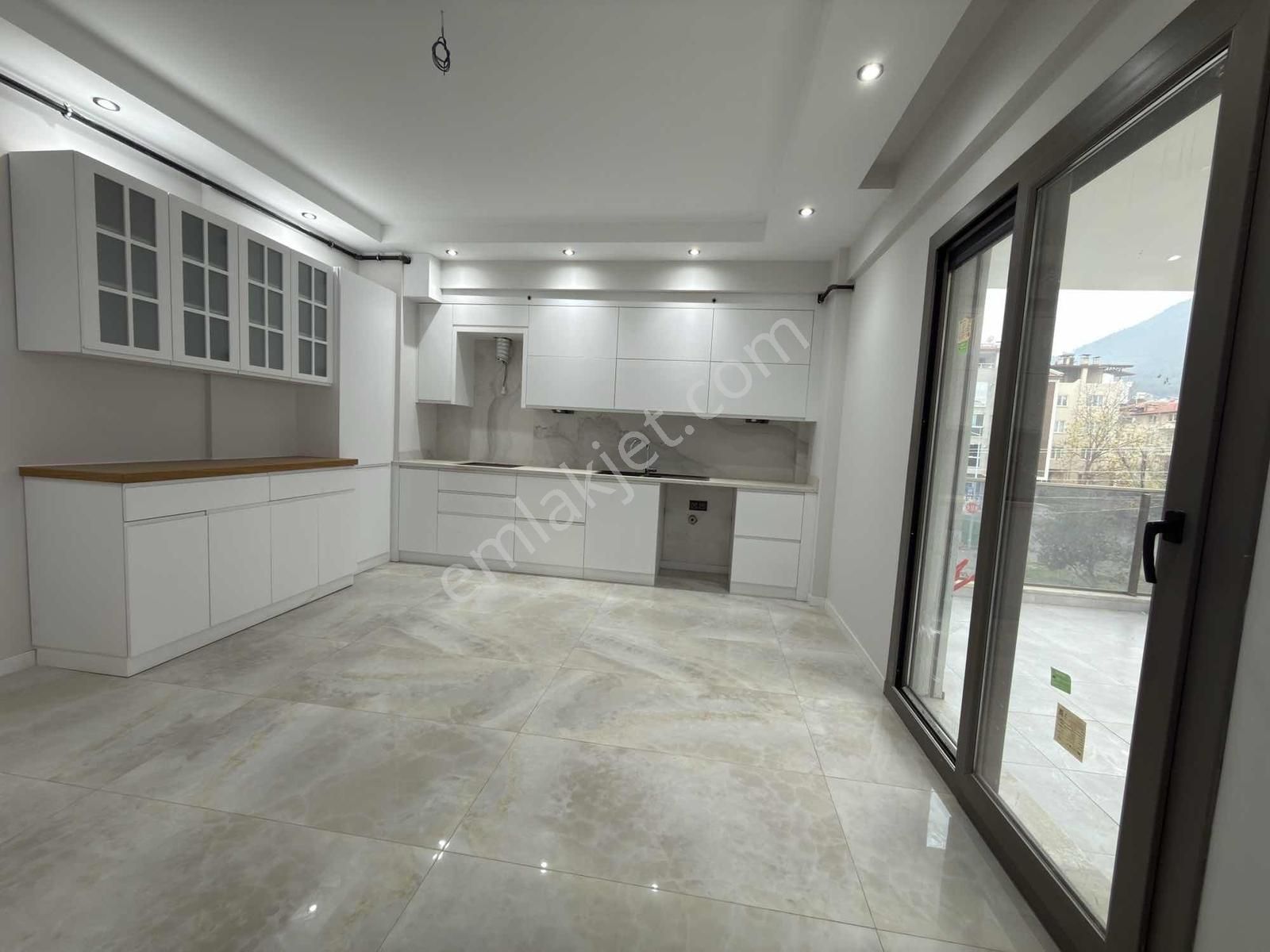 Net Premium Dan Satılık Servergazi De Sıfır 3.5+1 Lüks Daire