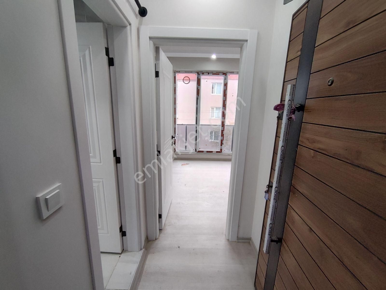 Sınırsız Kredi Cumhuriyet Parkı Dibinde Arakat Koridorlu Lüks1+1 - Görsel 15