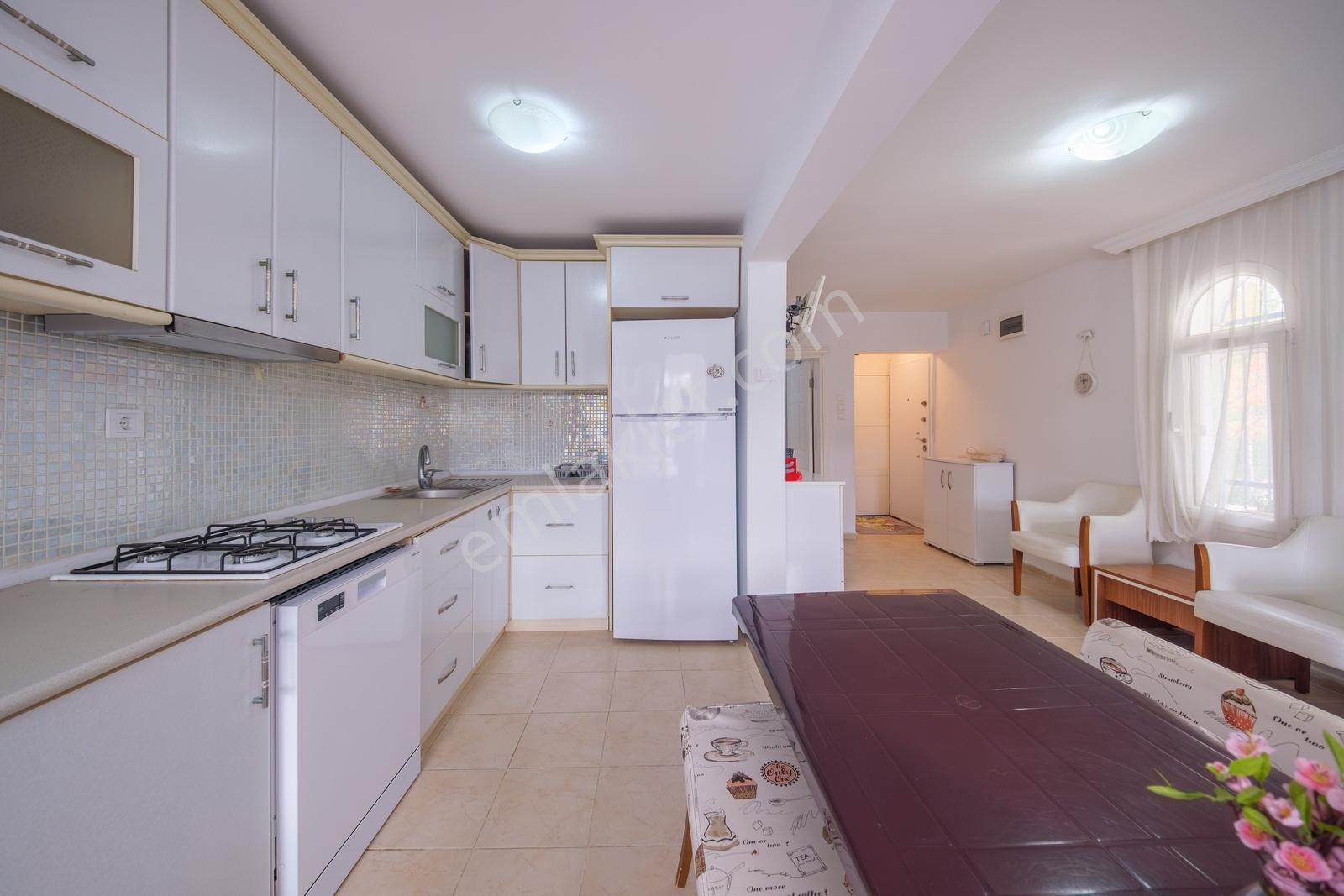 Foça Fotaş Tatil Köyü'nde Bahçeli Satılık 1+1 Daire - Görsel 9