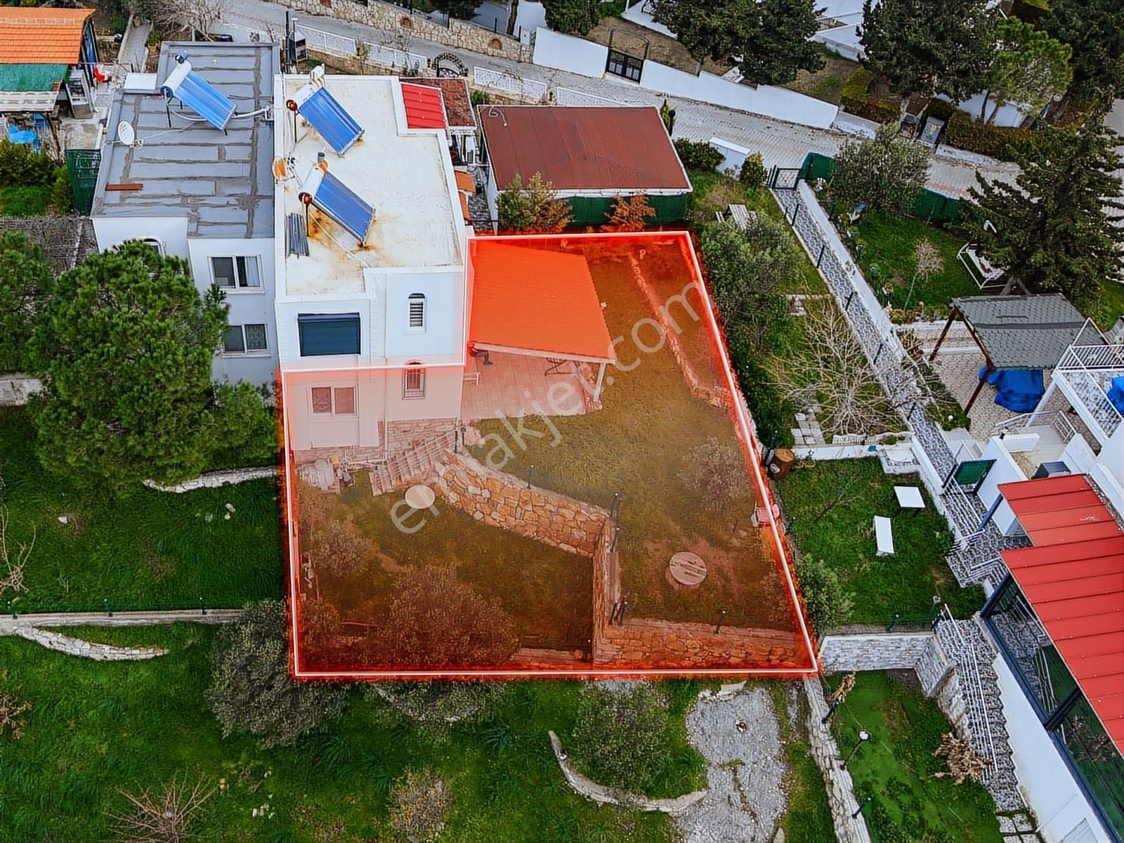 Foça Fotaş Tatil Köyü'nde Bahçeli Satılık 1+1 Daire - Görsel 32