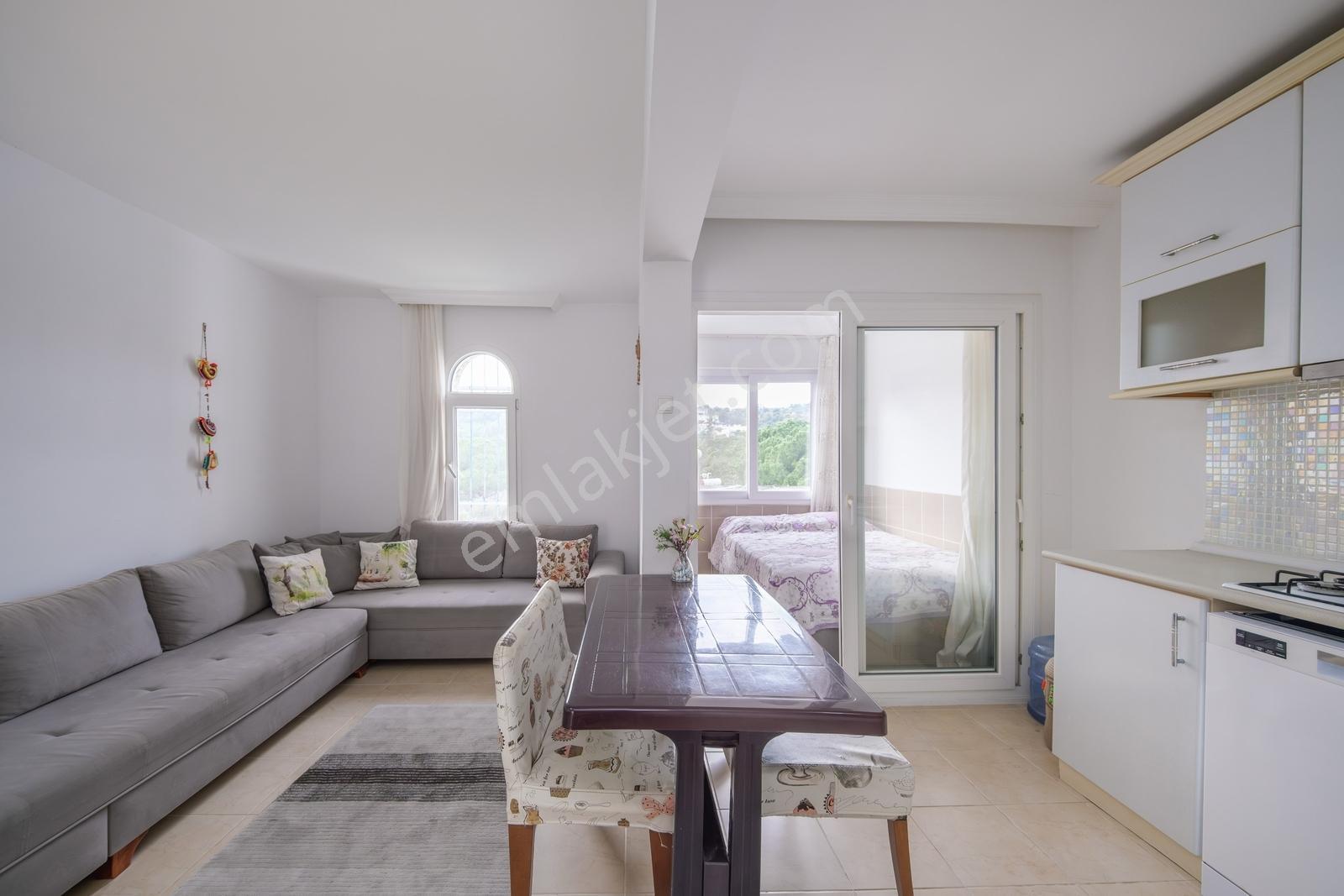 Foça Fotaş Tatil Köyü'nde Bahçeli Satılık 1+1 Daire - Görsel 7