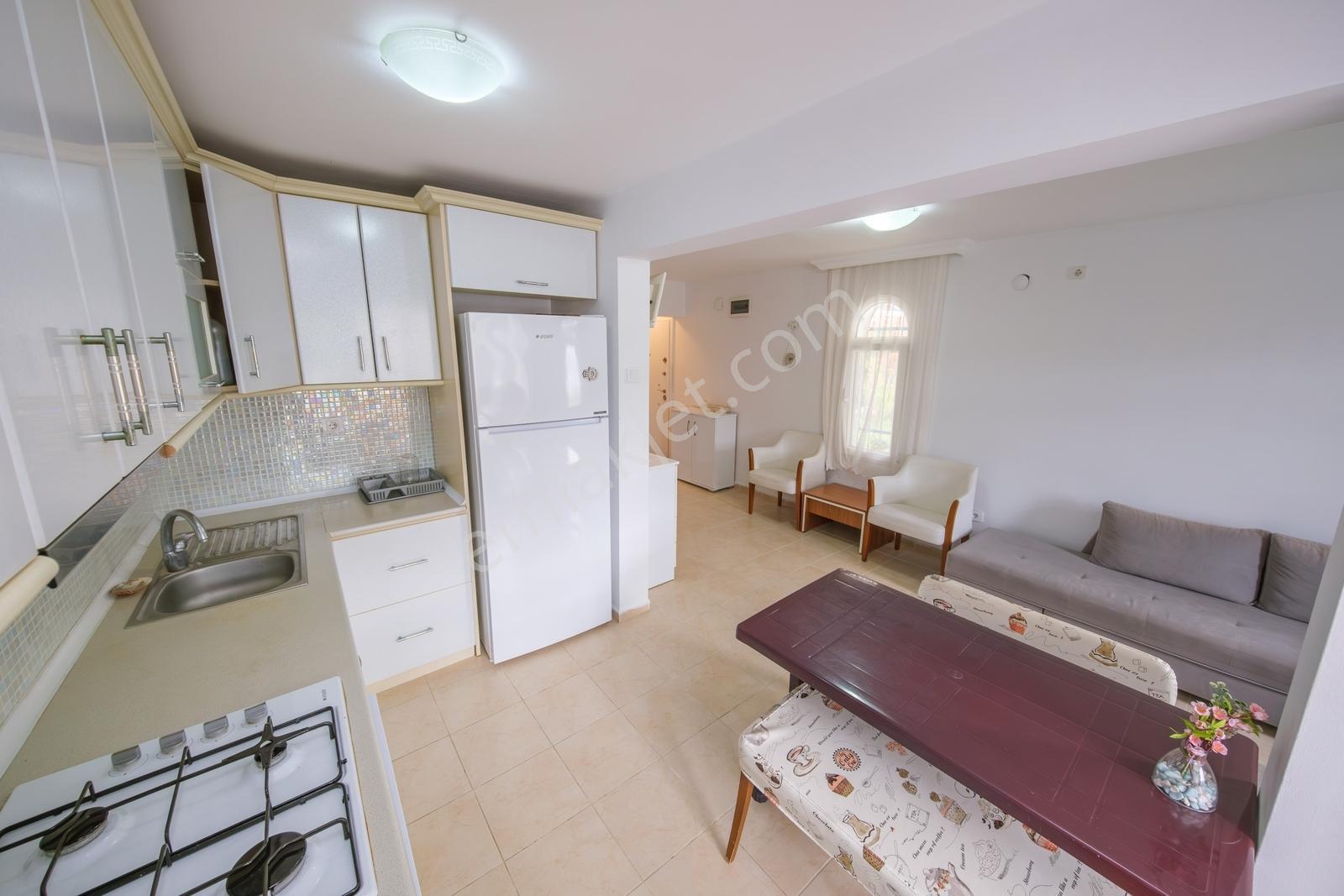 Foça Fotaş Tatil Köyü'nde Bahçeli Satılık 1+1 Daire - Görsel 8
