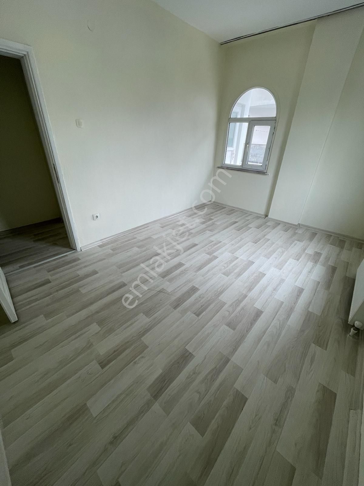 Koru Emlak'tan 2+1 Kiralık İçi Yenilenmiş Geniş Ferah Daire - Görsel 3