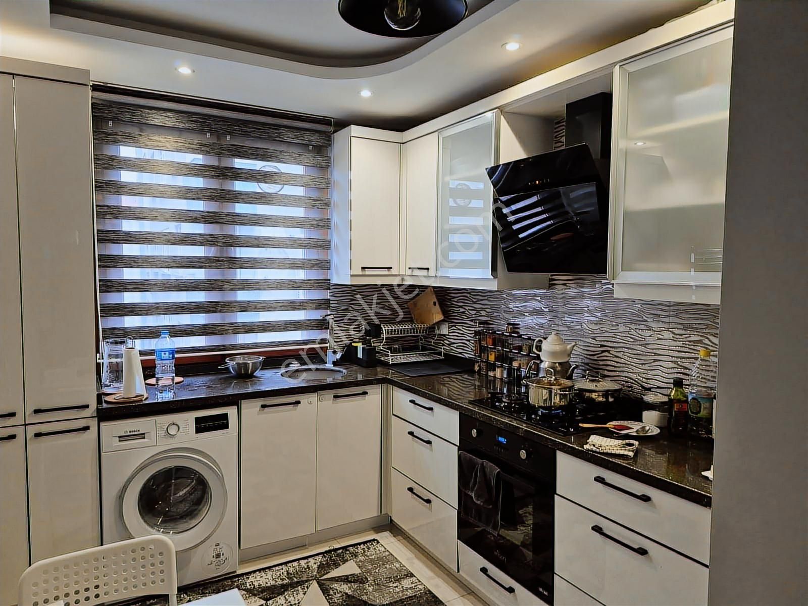 Bahçelievler Devlet Hastanesine Yakın Satılık 2+1 Daire