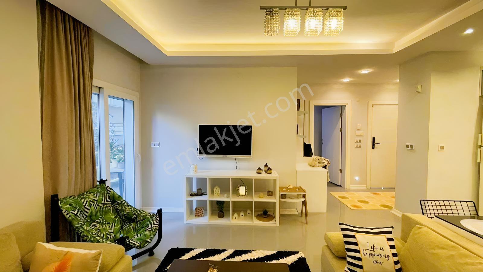 Narlıdere Mithatpaşa Cadde Üzeri Lüks 3+1 Satılık Daire