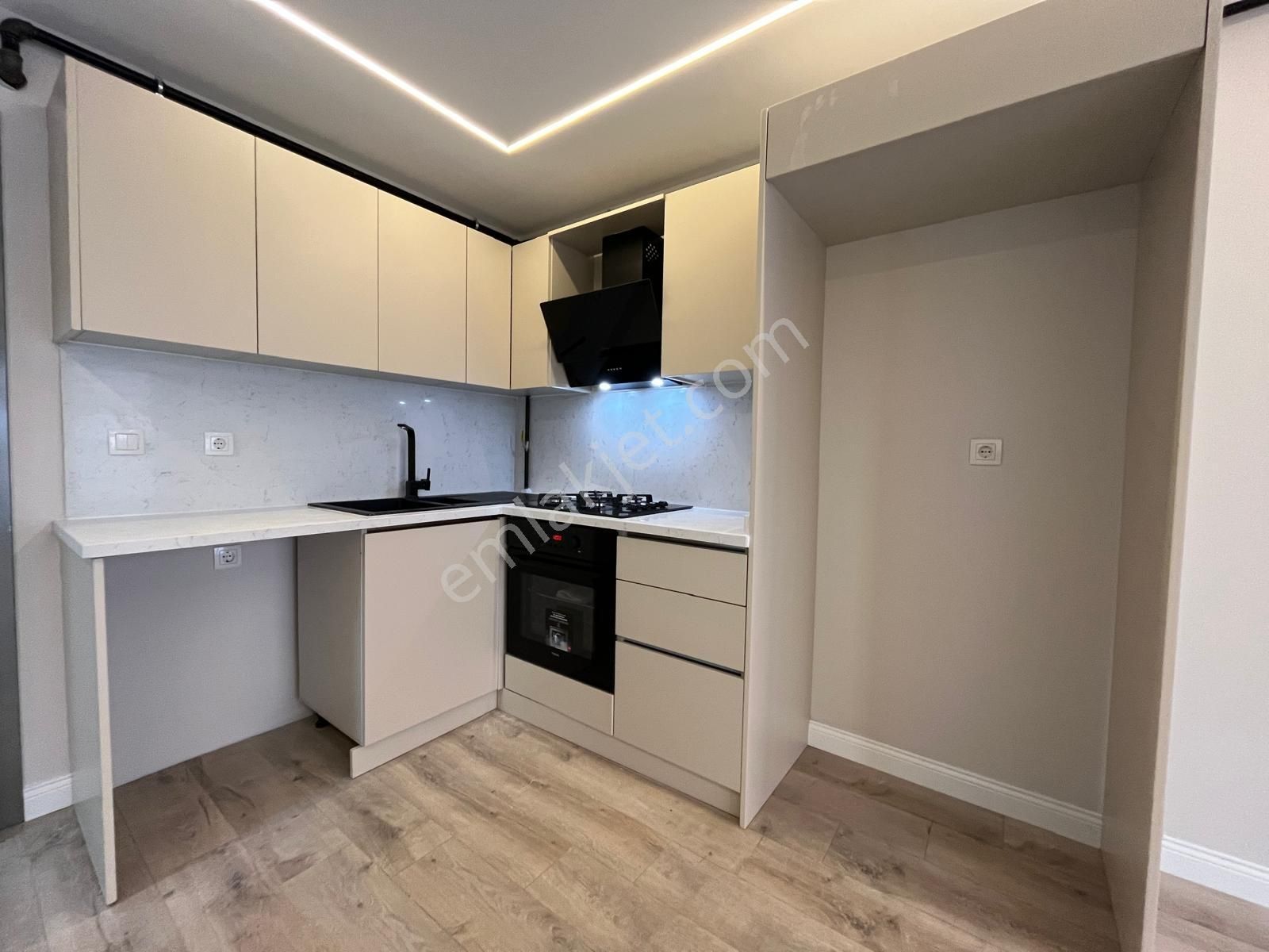 Sbell'den Bahçelievler'de Lüks Binada Teraslı 1+1 Sıfır Daire - Görsel 3