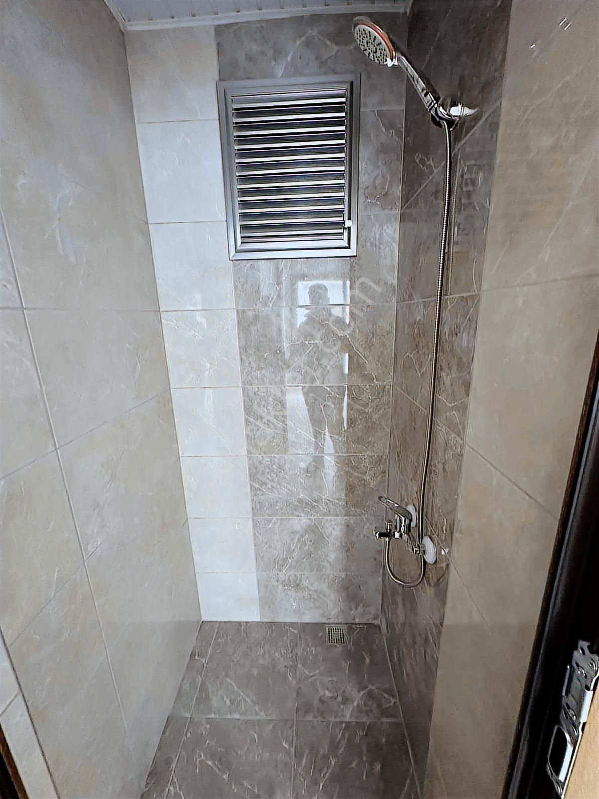 Osmangazide Sıfır Lüx İşçilikli 2+1 Ebeveyn Banyolu Geniş Daire - Görsel 12
