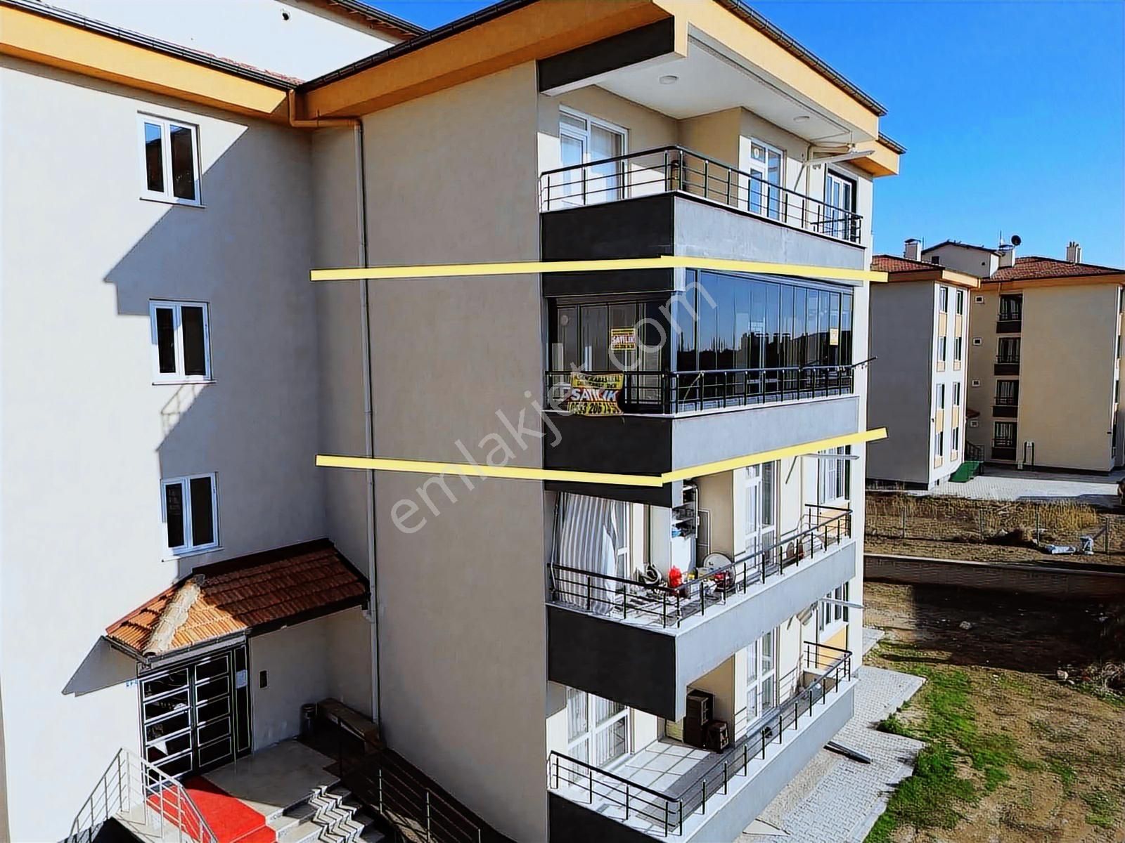 Karaaslan Mah.şelale Cad. Satılık Lüks 3+1 Daire Arakat Site İçi