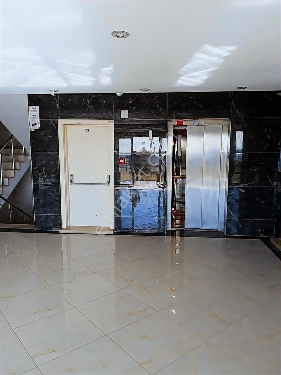 Stadyuma Yakın, Havuzlu, 3+1 Giyinme Odalı, Klimaya Gerek Yok - Görsel 30