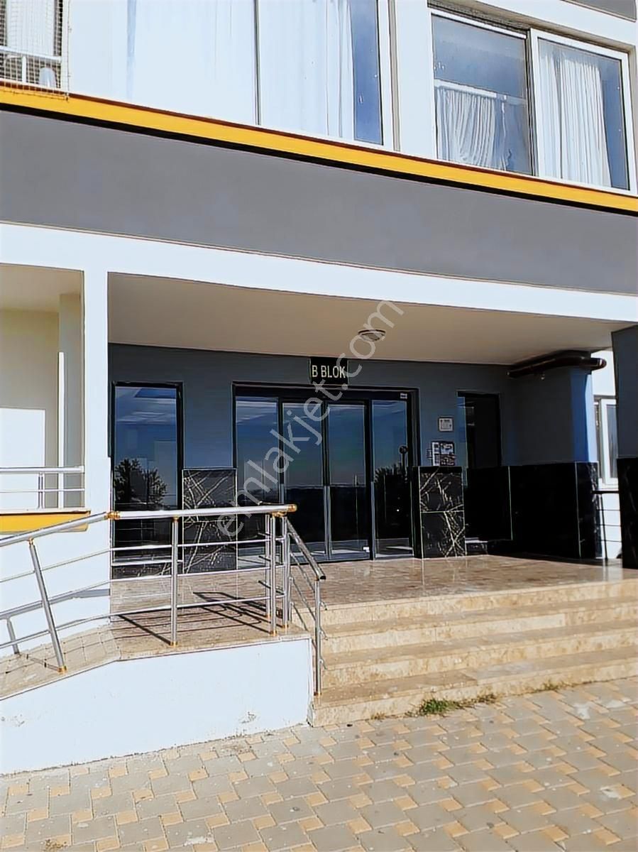 Stadyuma Yakın, Havuzlu, 3+1 Giyinme Odalı, Klimaya Gerek Yok - Görsel 35