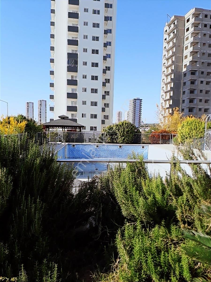 Stadyuma Yakın, Havuzlu, 3+1 Giyinme Odalı, Klimaya Gerek Yok - Görsel 23