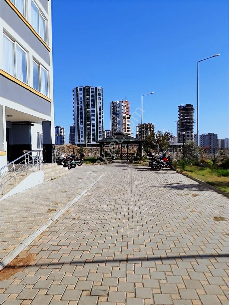 Stadyuma Yakın, Havuzlu, 3+1 Giyinme Odalı, Klimaya Gerek Yok - Görsel 33