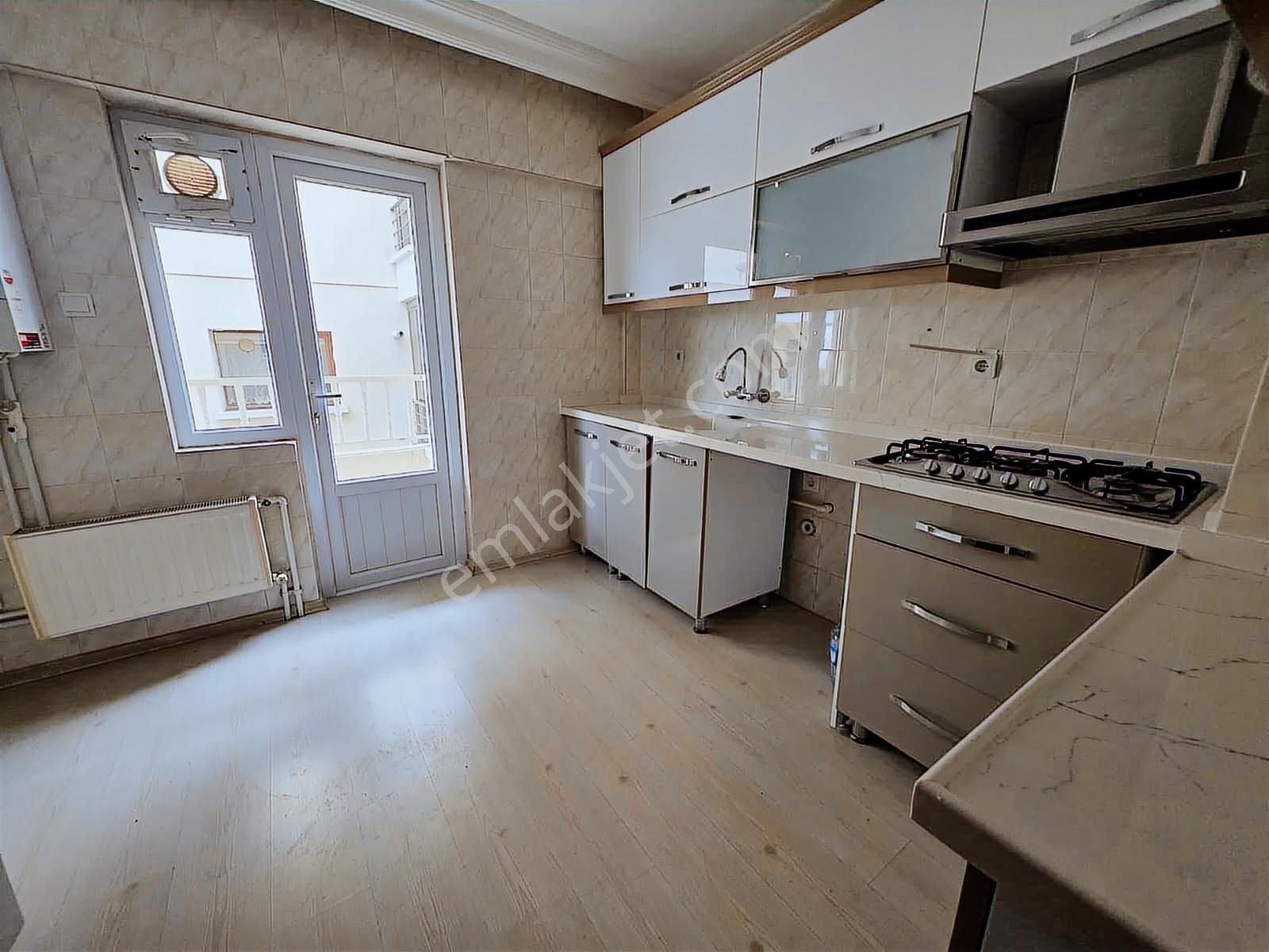 Kardeşlerde Park Manzaralı Ara Katta 3+1 Full Yapılı Kiralık - Görsel 13