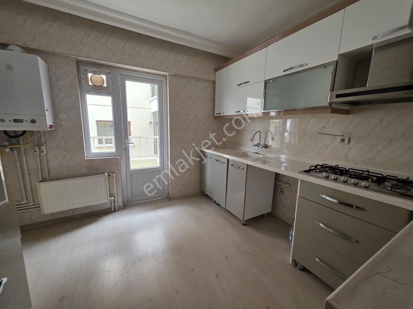 Kardeşlerde Park Manzaralı Ara Katta 3+1 Full Yapılı Kiralık - Görsel 4