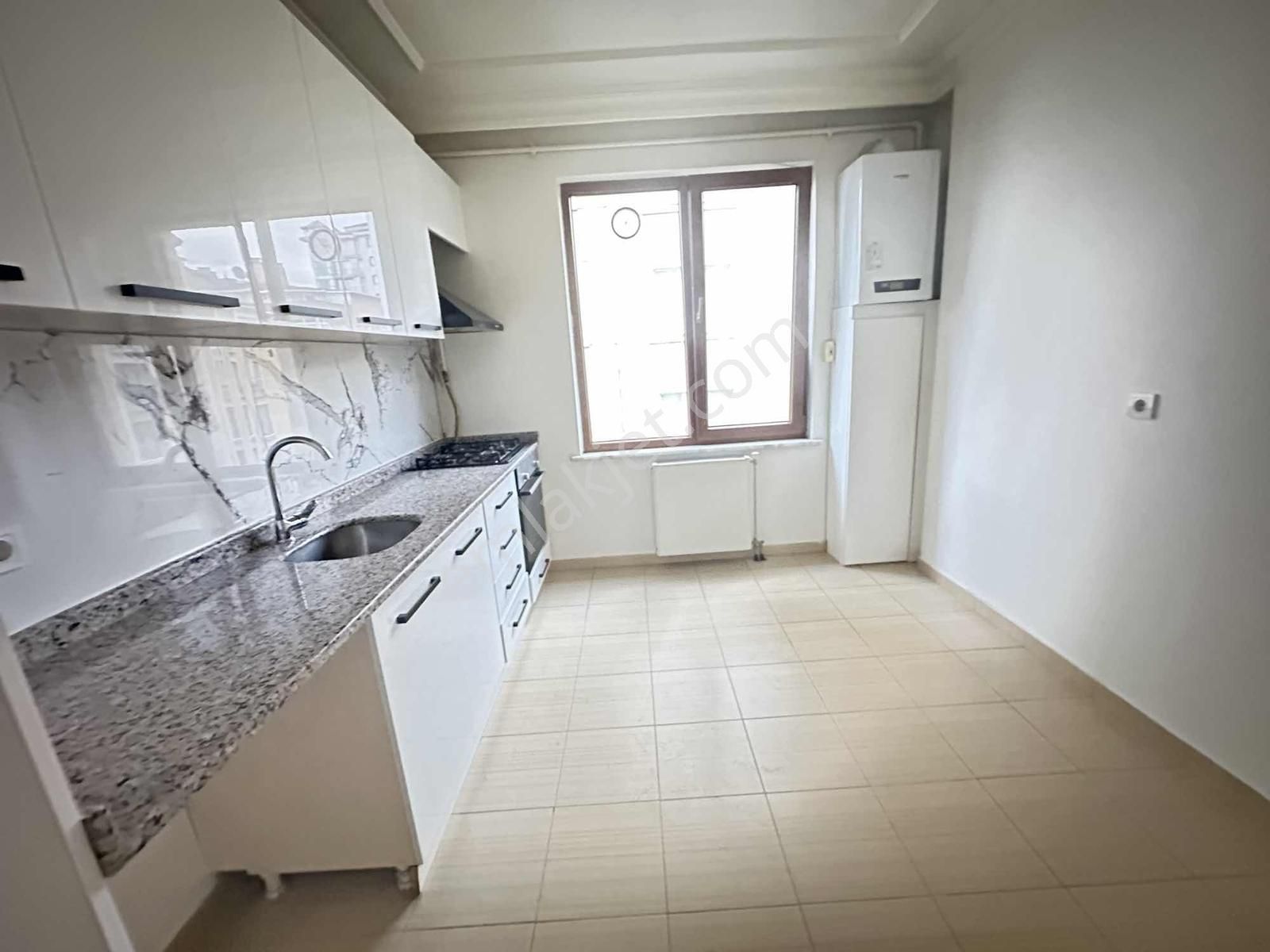 Muhteşem Konumda Büyük M2 2 +1 - Görsel 12