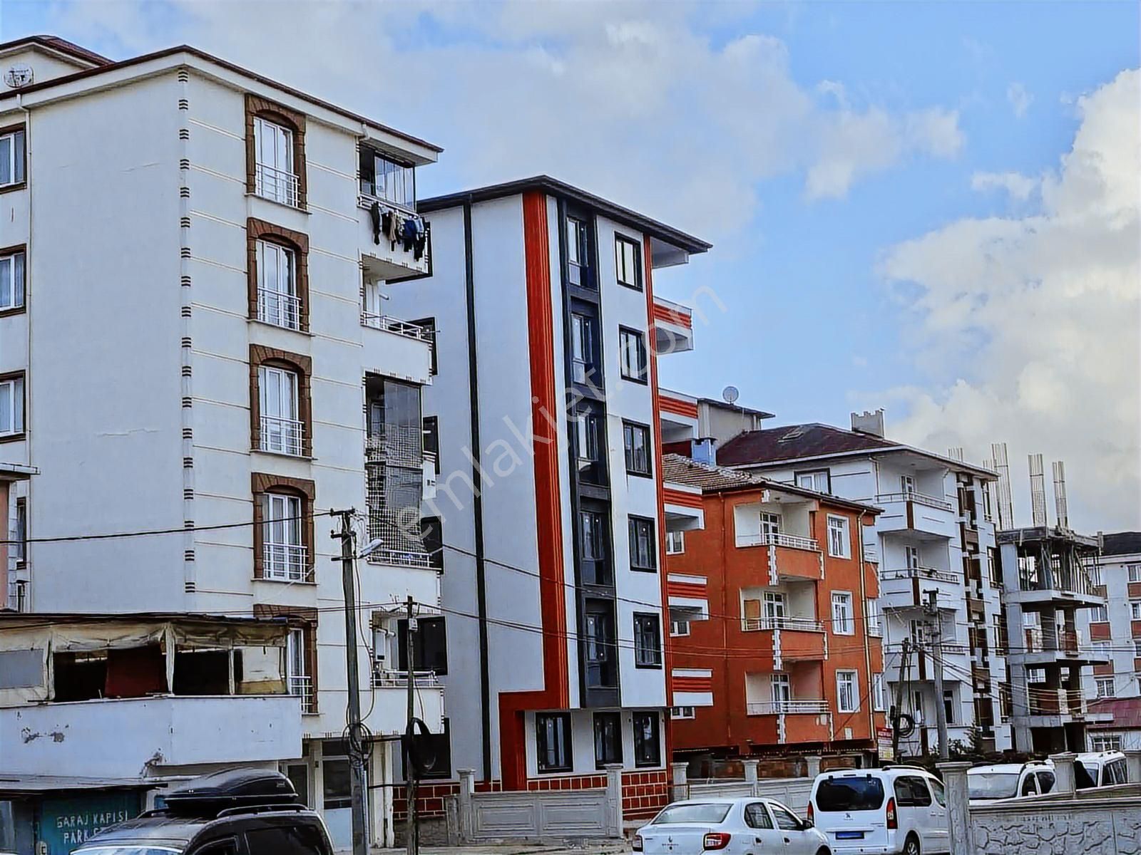 Onay 'dan Çerkezköy Kızılpınar 'da Lüks Arakat Sıfır 3+1 Daire