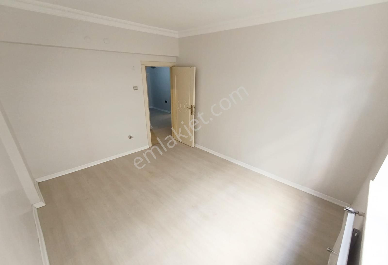 Ufuk Özdemir'den Fatih Caddesine Yakın 3+1 Giriş Kat Bağımsız - Görsel 15