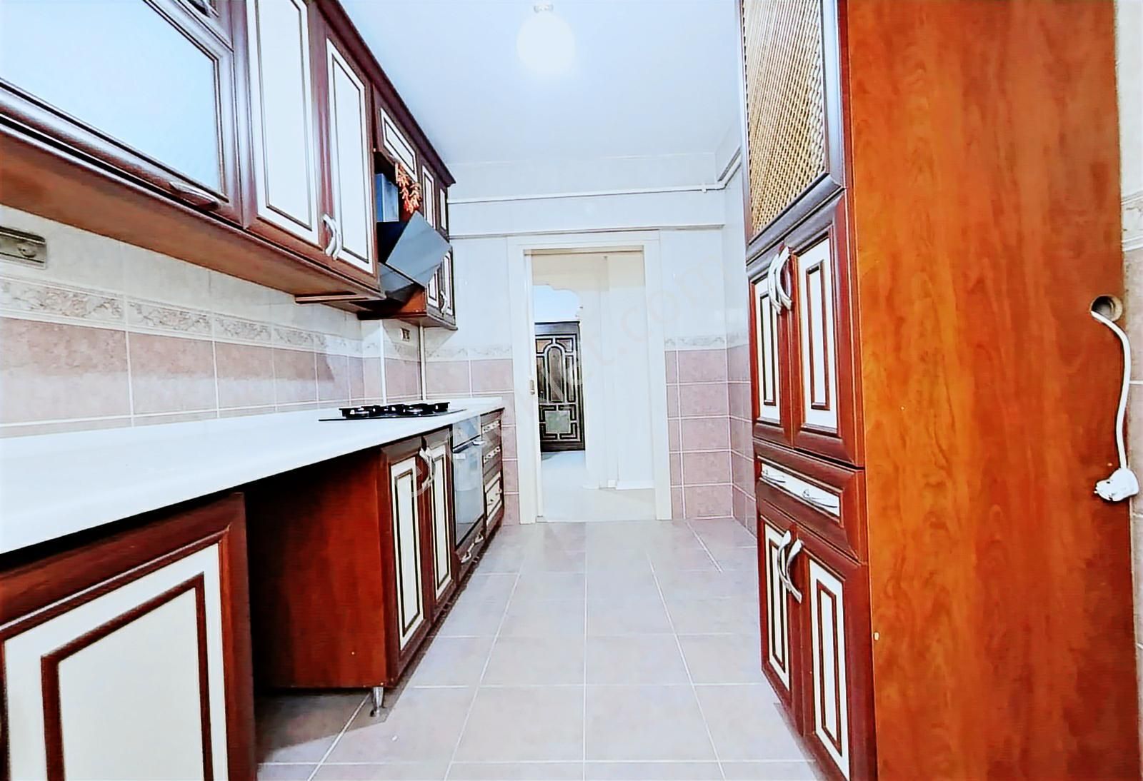 Ufuk Özdemir'den Fatih Caddesine Yakın 3+1 Giriş Kat Bağımsız - Görsel 29