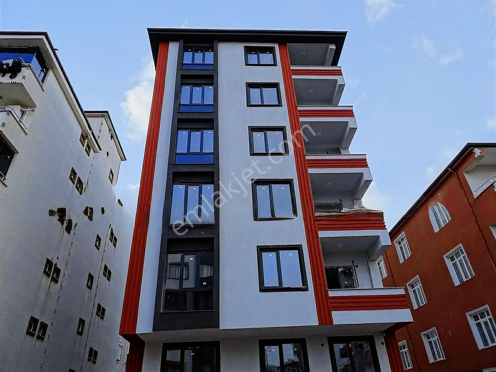 Onay 'dan Çerkezköy Kızılpınar 'da Lüks Arakat Sıfır 2+1 Daire