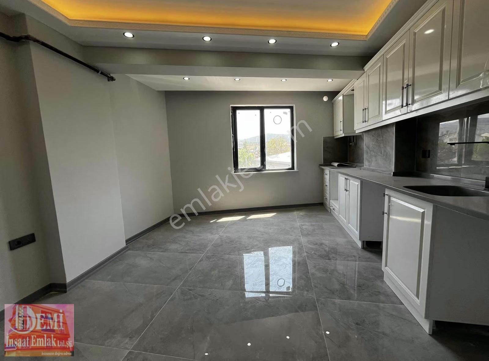 Barbaros Caddesi Üzerinde Ön Cephe Sıfır 2+1 Asansörlü Daire - Görsel 27