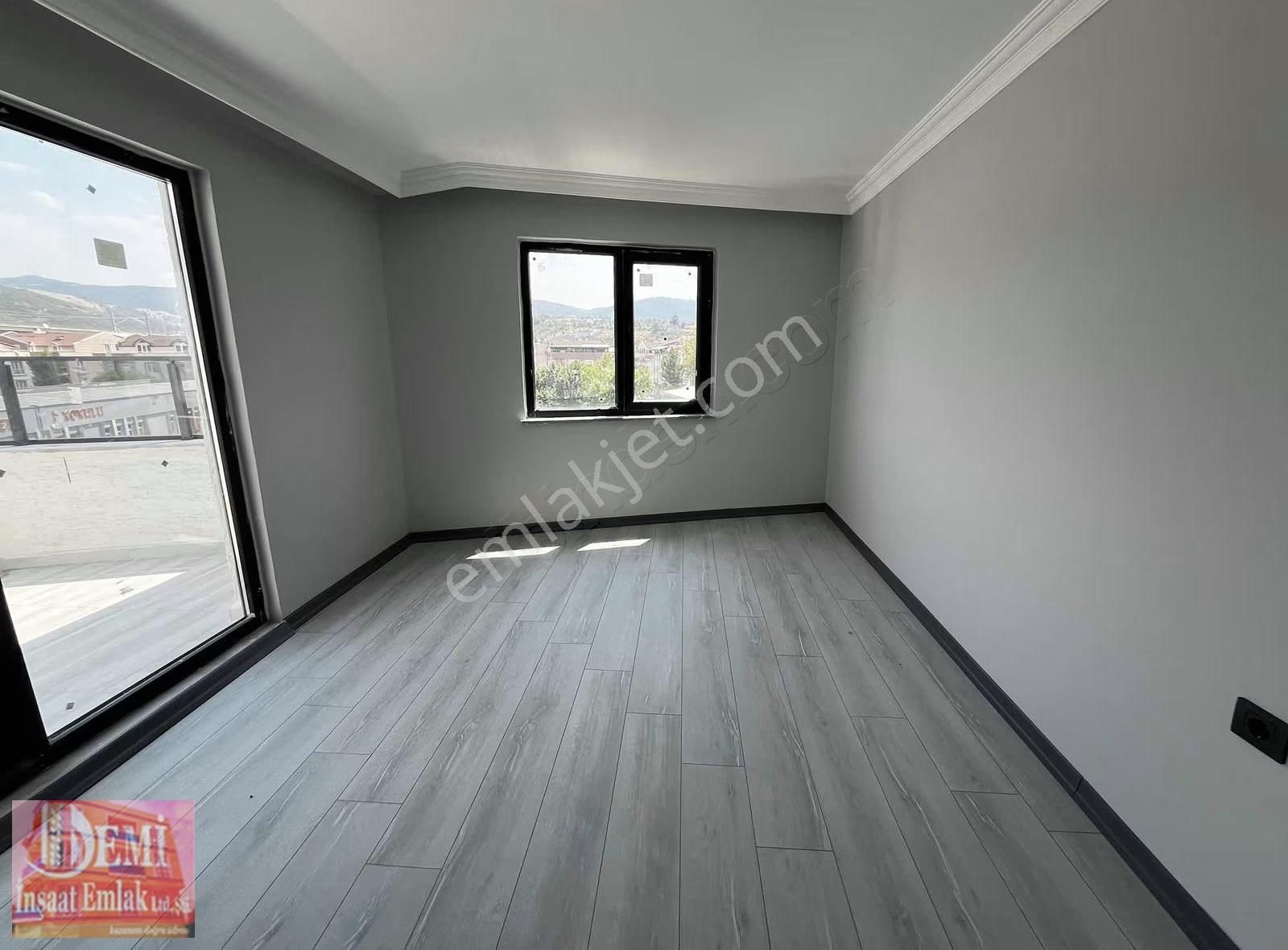 Barbaros Caddesi Üzerinde Ön Cephe Sıfır 2+1 Asansörlü Daire - Görsel 24