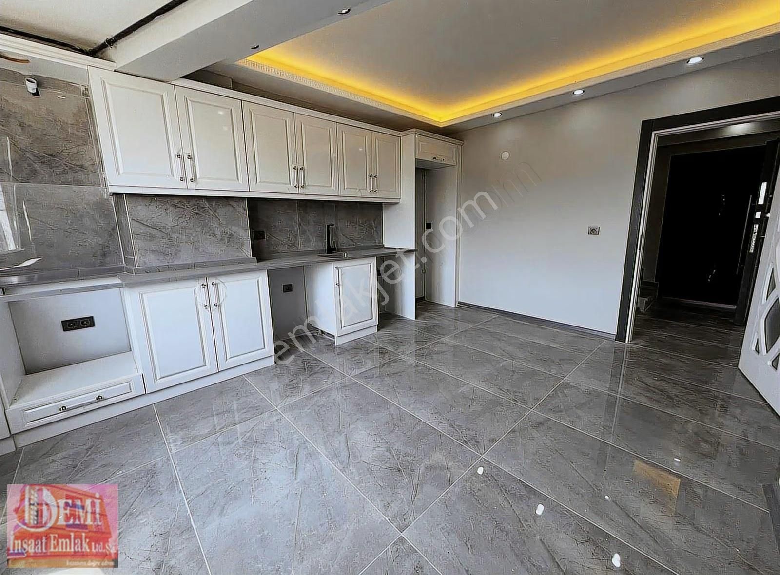 Barbaros Caddesi Üzerinde Ön Cephe Sıfır 2+1 Asansörlü Daire - Görsel 22