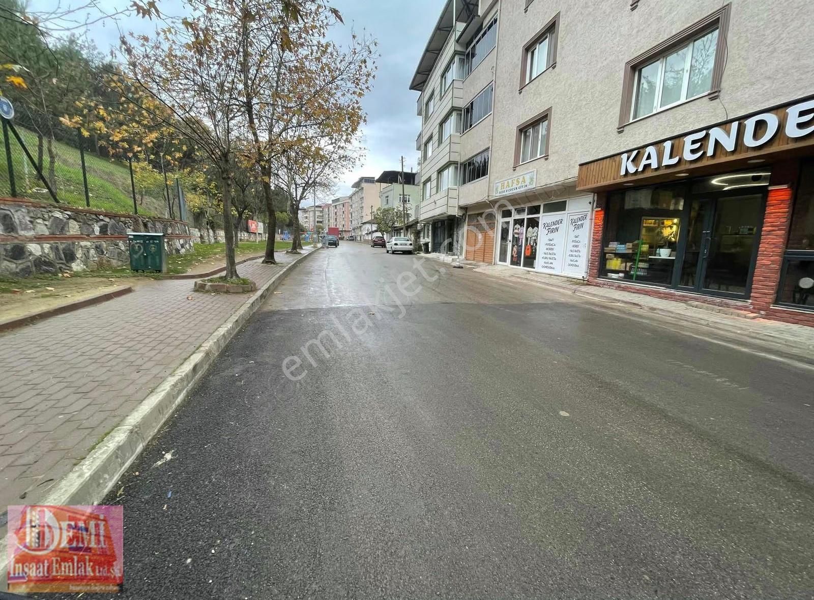 Barbaros Caddesi Üzerinde Ön Cephe Sıfır 2+1 Asansörlü Daire - Görsel 7