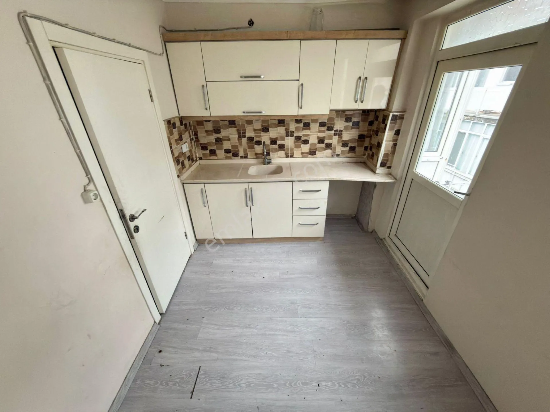 ▓▓yükselden Akçayın Tam Merkezinde Fırsat Ayrı Mutfak 2+1 Daire▓