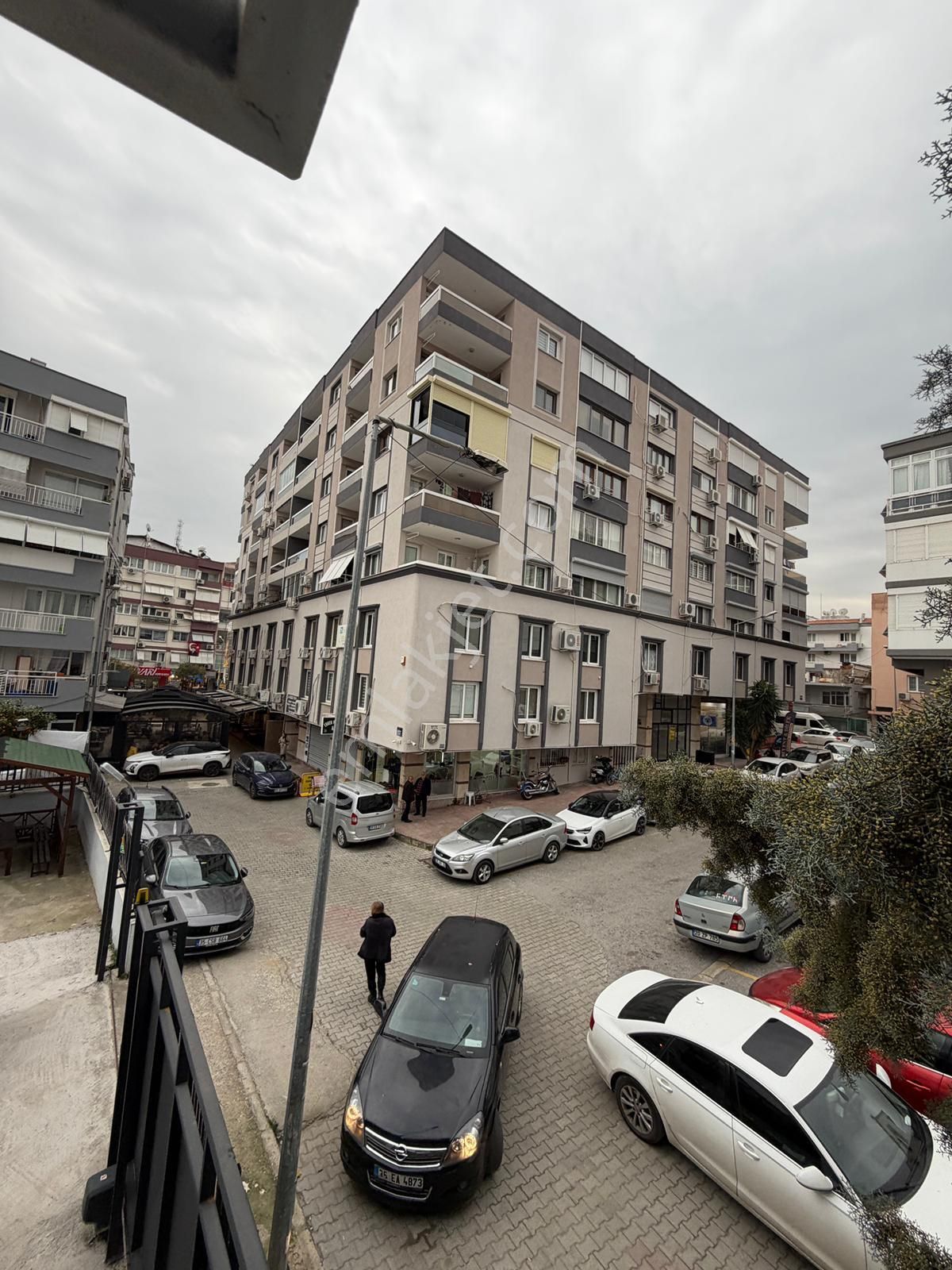 1+1 Ve 1+0 Eşyalı Kiralık Daireler Merkezi Konumda Kaçmaz Fırsat - Görsel 13