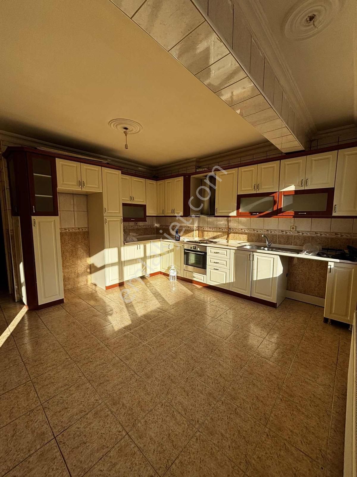 Kurtuluş İnşaat'tan İhsaniye'de Bakımlı Geniş Satılık Daire - Görsel 7