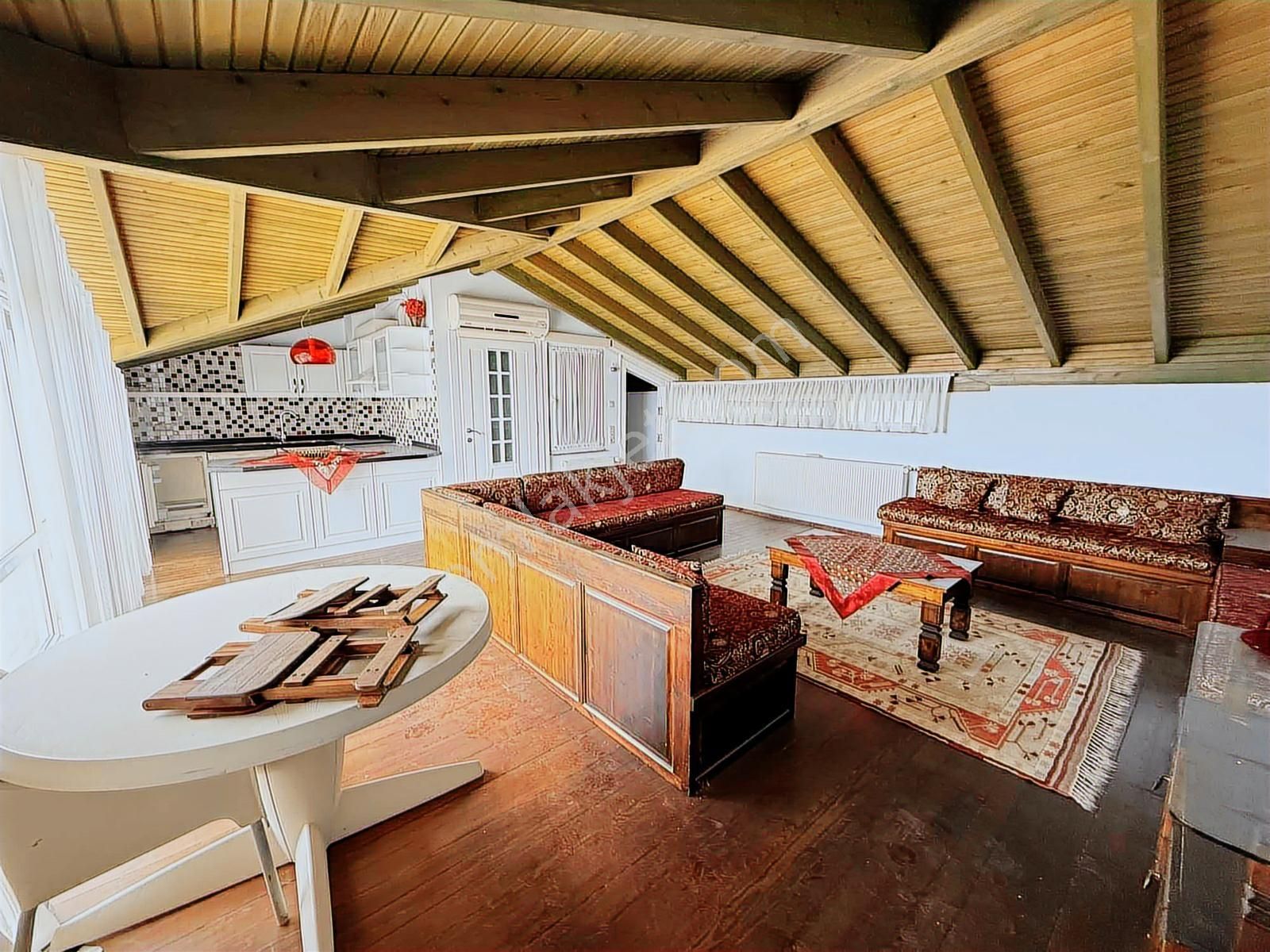 Bm Real Estate Gümüştepe Adakent 2'de Satılık Bakımlı 5+1 Villa - Görsel 8