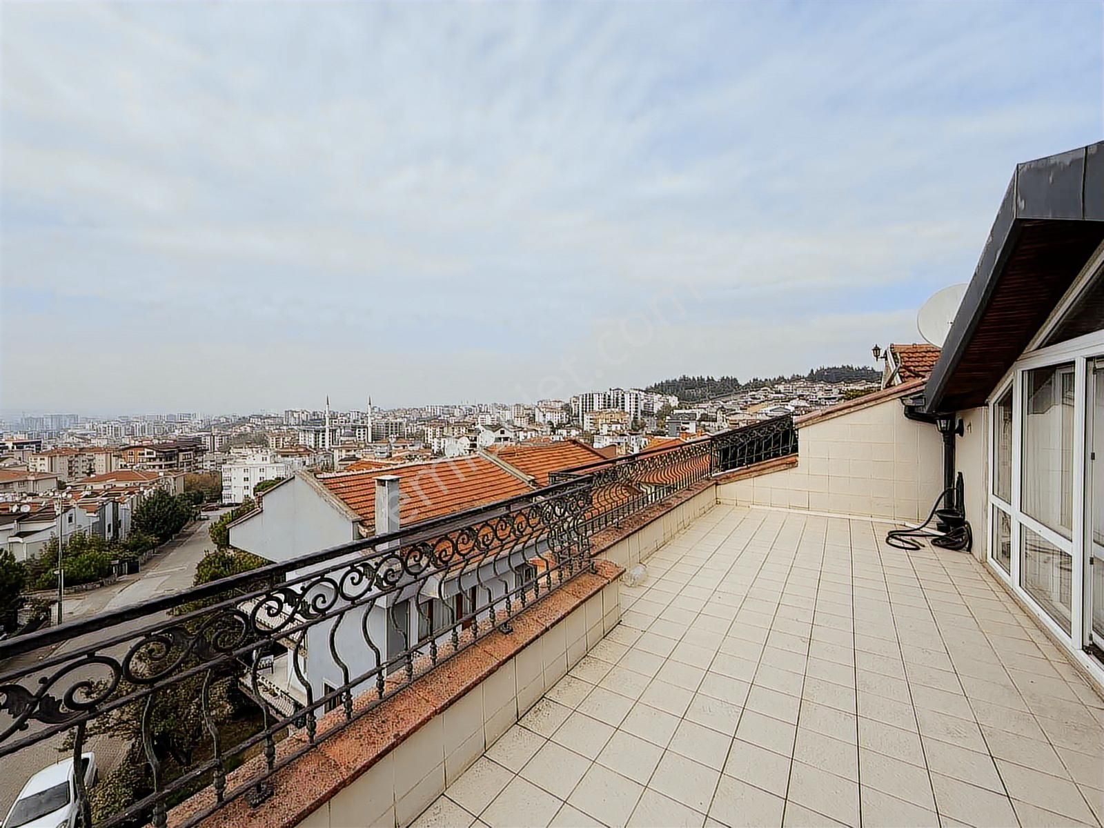 Bm Real Estate Gümüştepe Adakent 2'de Satılık Bakımlı 5+1 Villa - Görsel 29