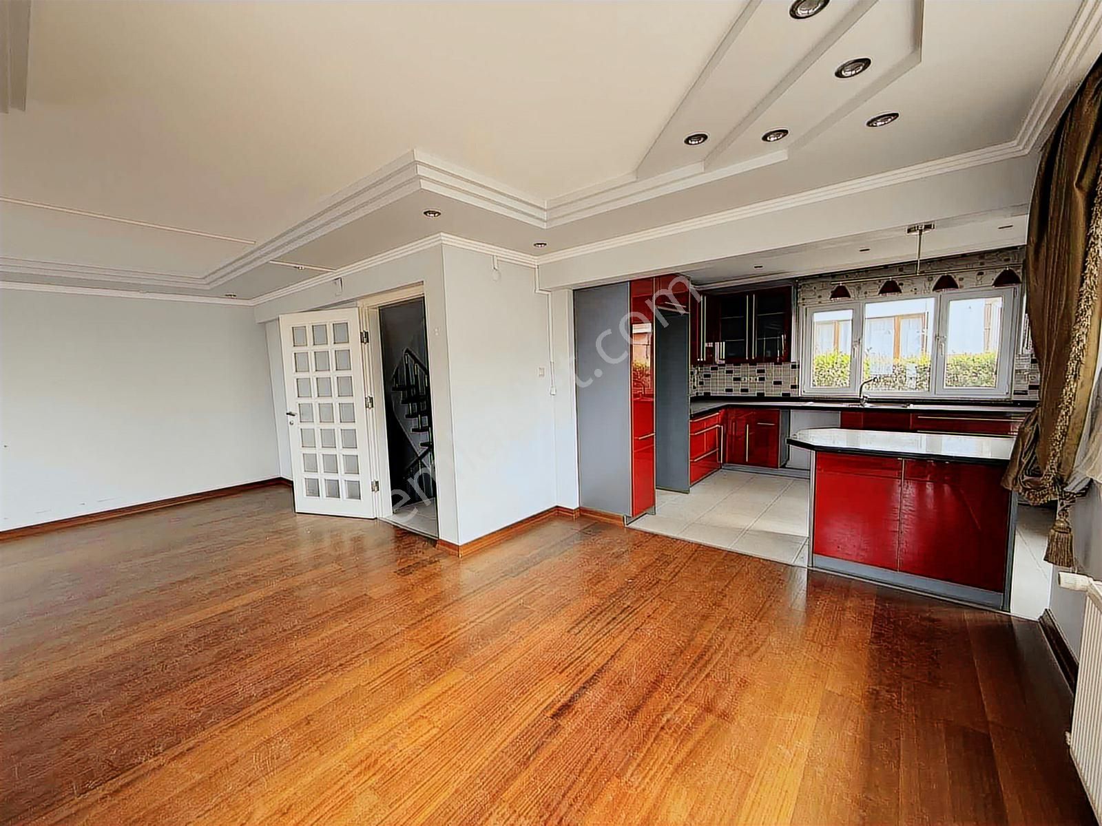 Bm Real Estate Gümüştepe Adakent 2'de Satılık Bakımlı 5+1 Villa - Görsel 27