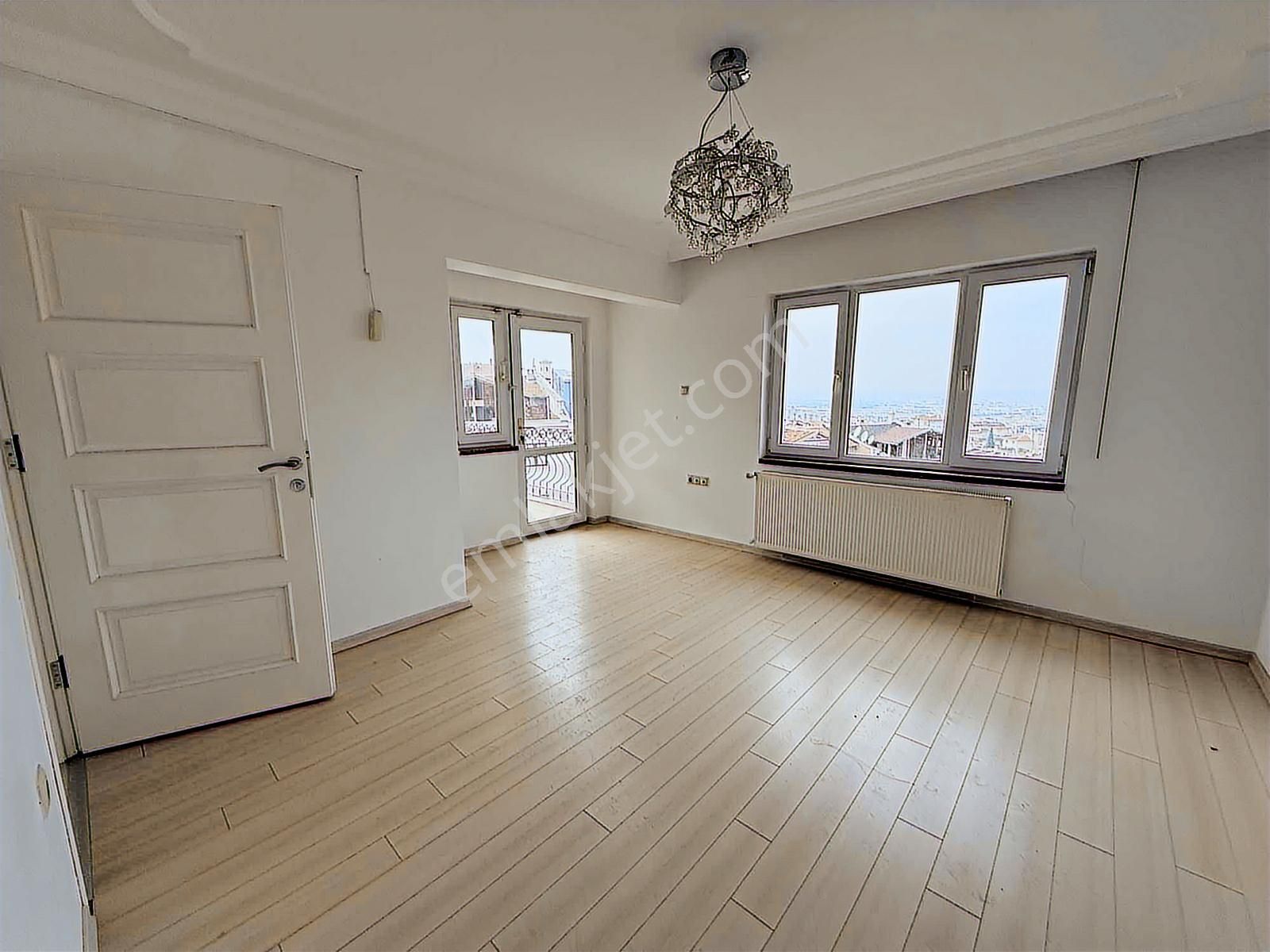 Bm Real Estate Gümüştepe Adakent 2'de Satılık Bakımlı 5+1 Villa - Görsel 25