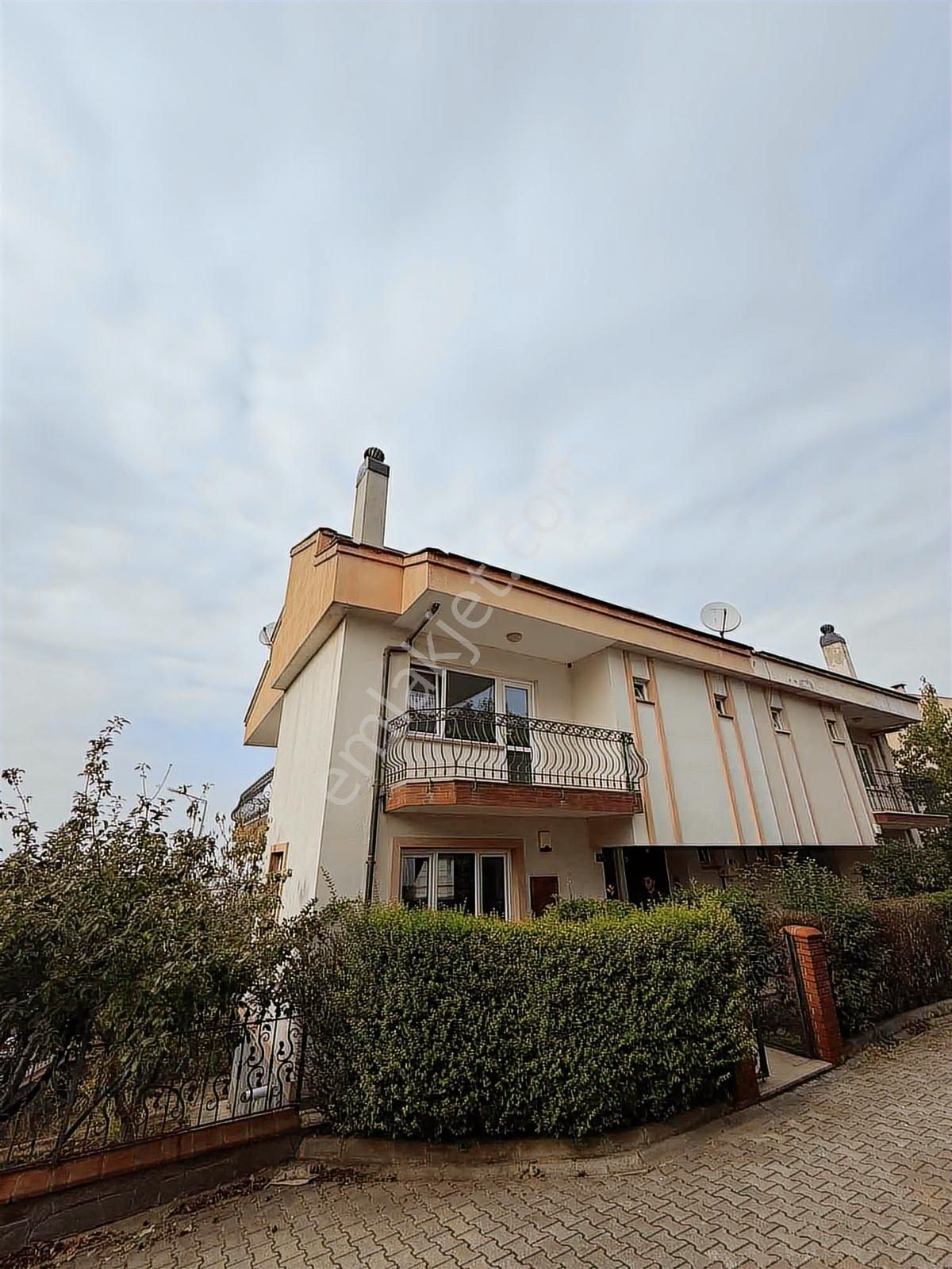 Bm Real Estate Gümüştepe Satılık Bakımlı 5+1 Müstakil Ev - Görsel 21