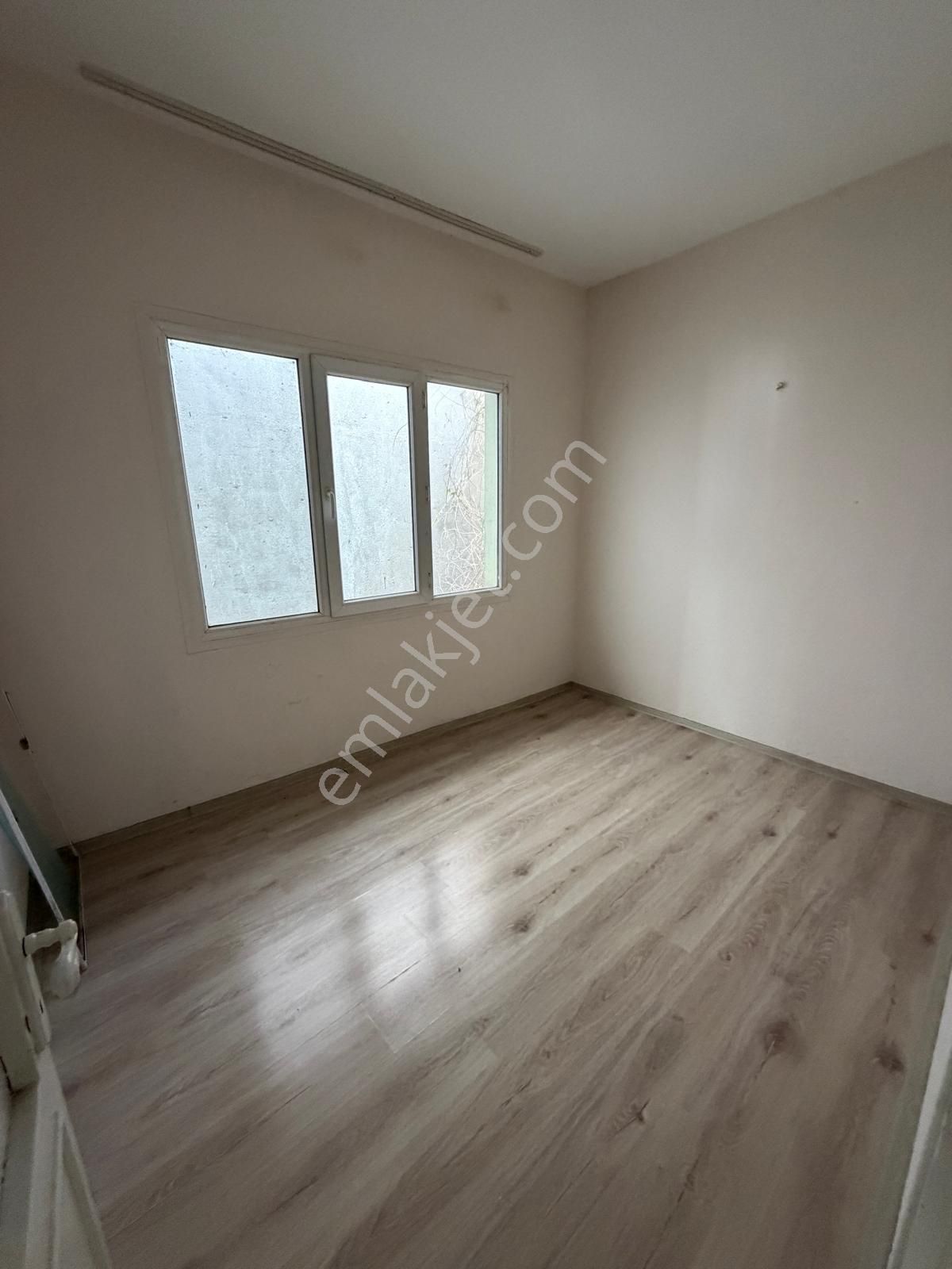 3+1 Karanlık Oda Yok Çift Cepheli Merkezi Konumda Kiralık Daire - Görsel 2