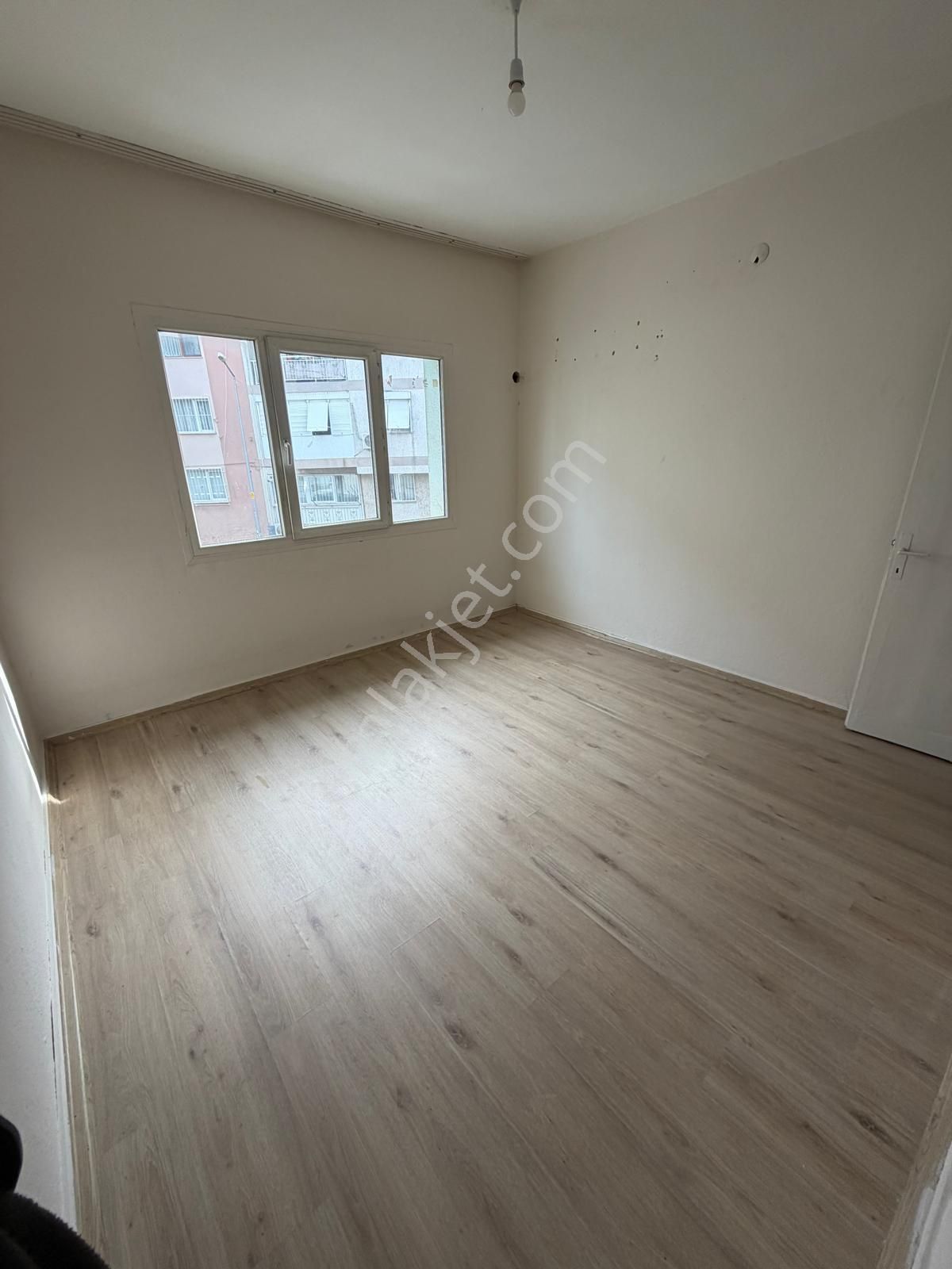 3+1 Karanlık Oda Yok Çift Cepheli Merkezi Konumda Kiralık Daire - Görsel 16