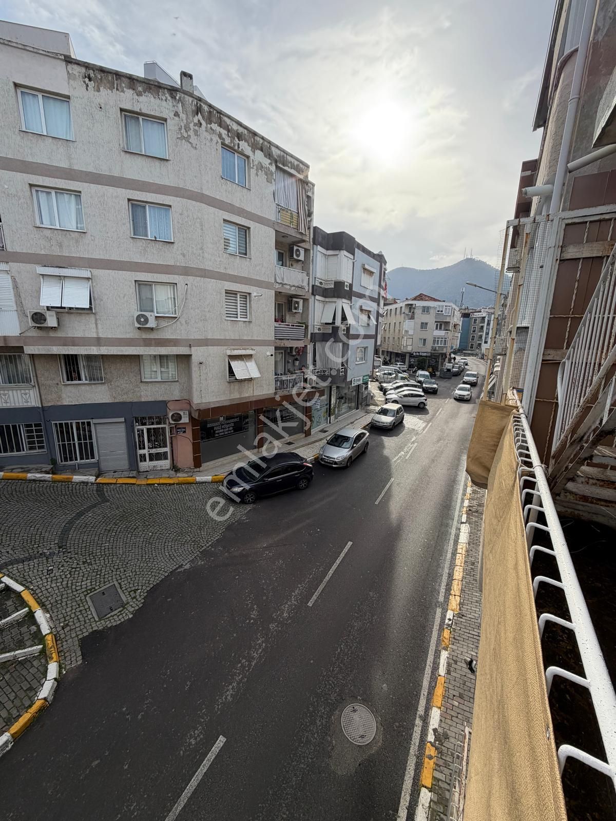 3+1 Karanlık Oda Yok Çift Cepheli Merkezi Konumda Kiralık Daire - Görsel 20