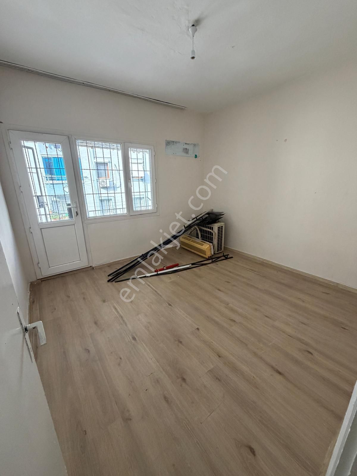 3+1 Karanlık Oda Yok Çift Cepheli Merkezi Konumda Kiralık Daire - Görsel 11