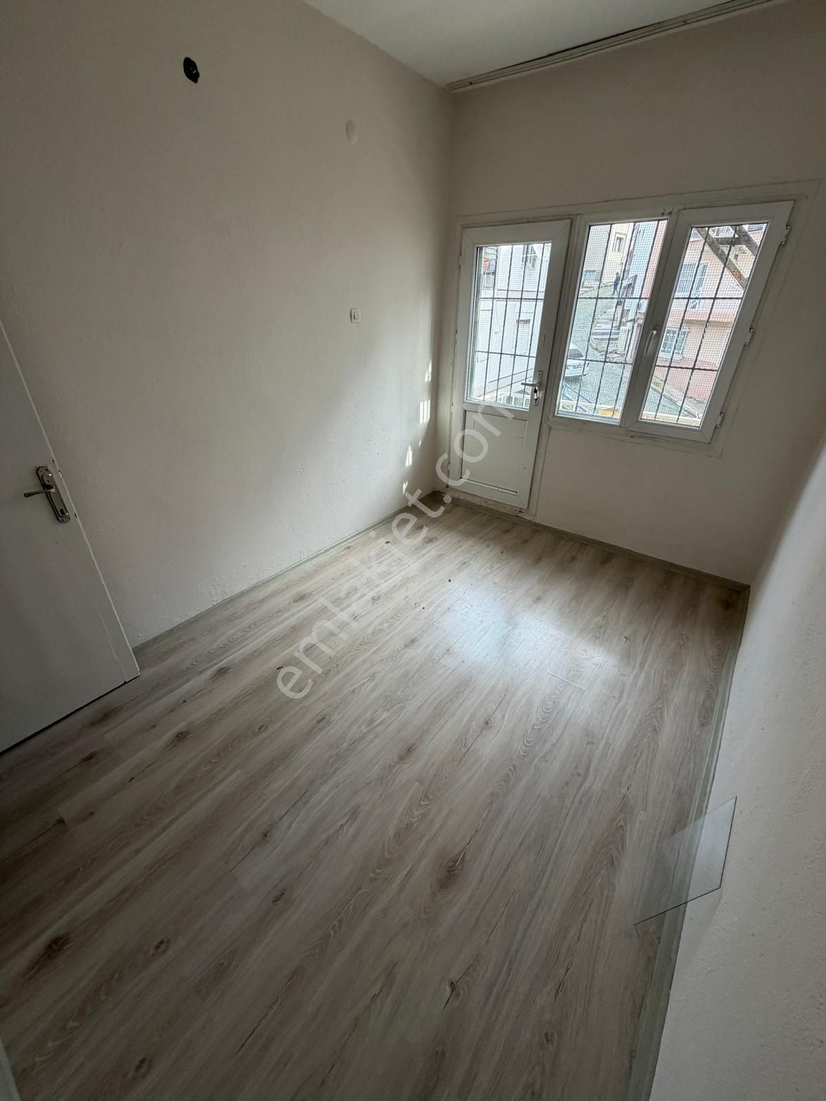 3+1 Karanlık Oda Yok Çift Cepheli Merkezi Konumda Kiralık Daire - Görsel 18