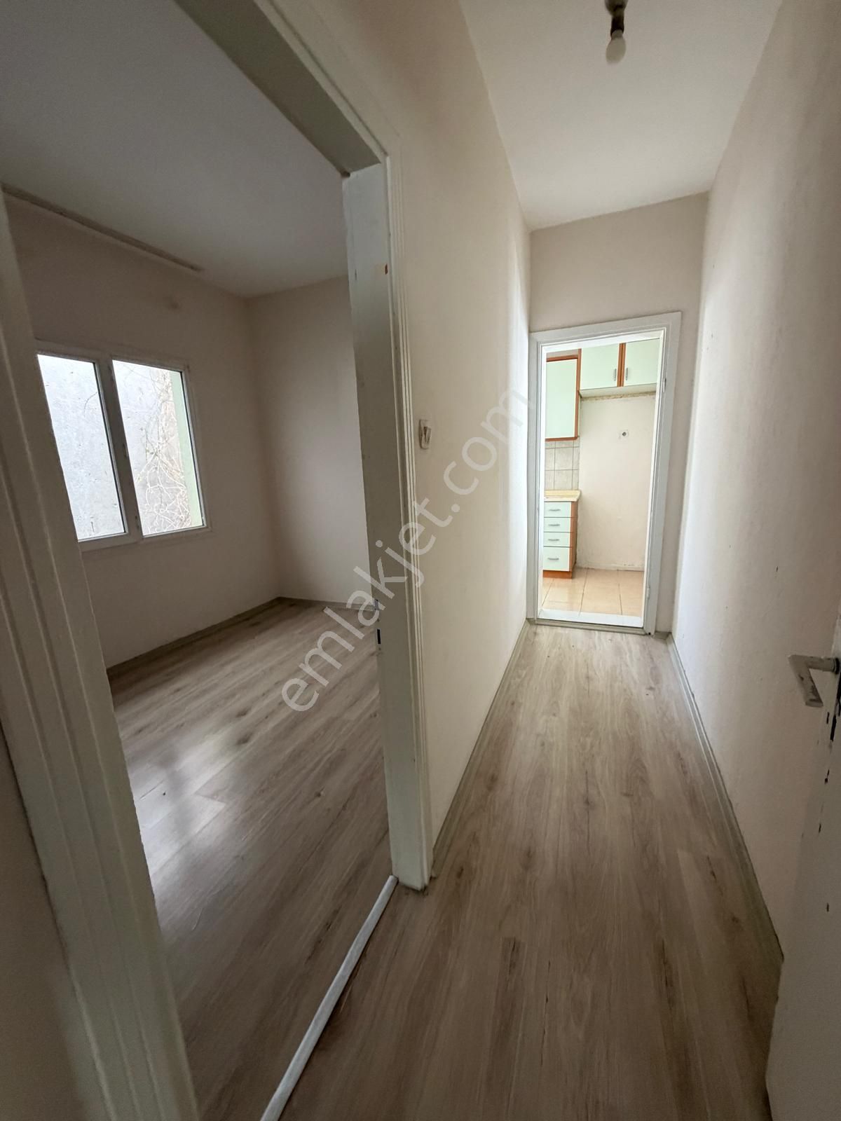 3+1 Karanlık Oda Yok Çift Cepheli Merkezi Konumda Kiralık Daire - Görsel 4