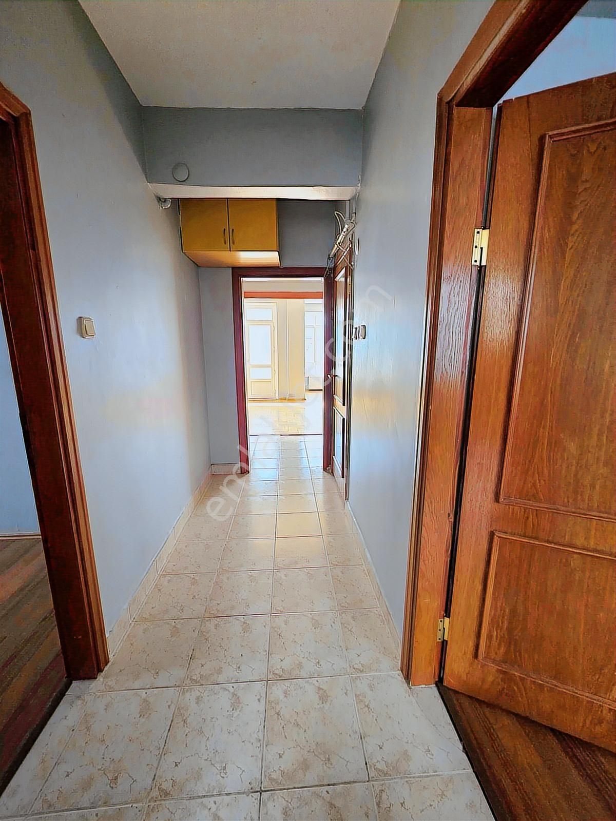 Kaymakamlık Binası Ön Tarafı Minibüs Yolu Üzeri 3+1 Daire - Görsel 5