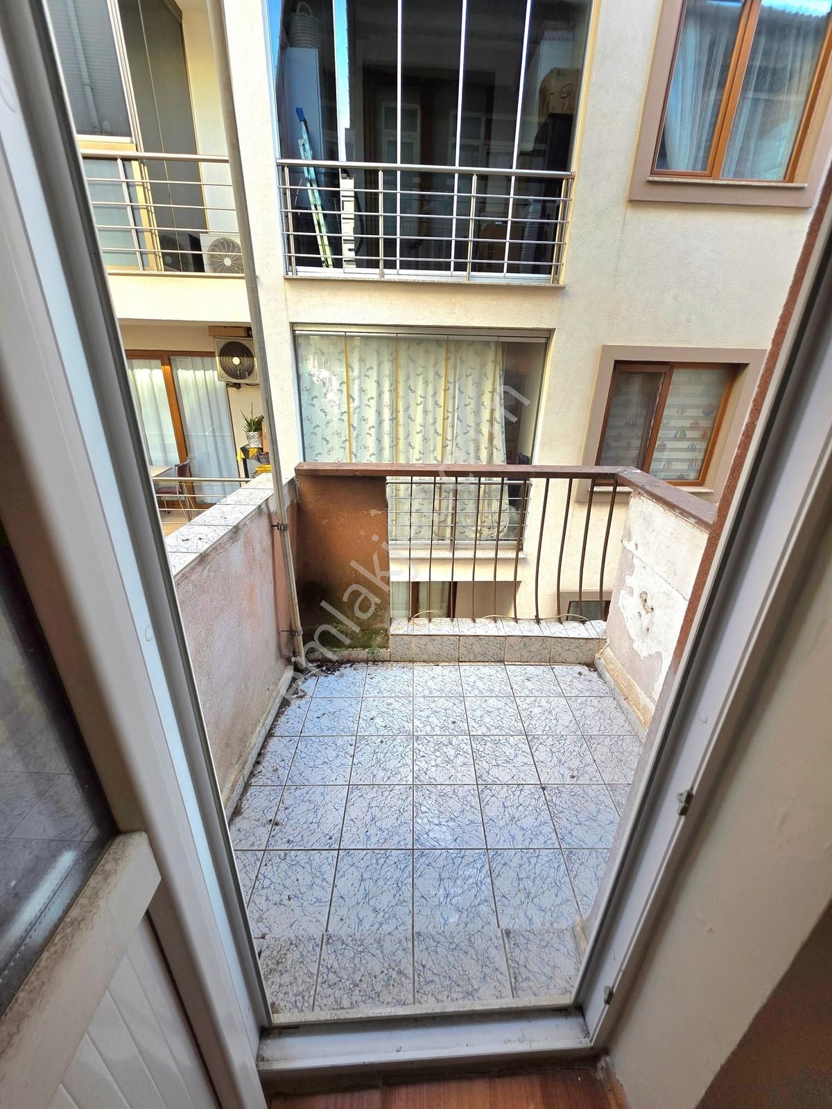 Kaymakamlık Binası Ön Tarafı Minibüs Yolu Üzeri 3+1 Daire - Görsel 3