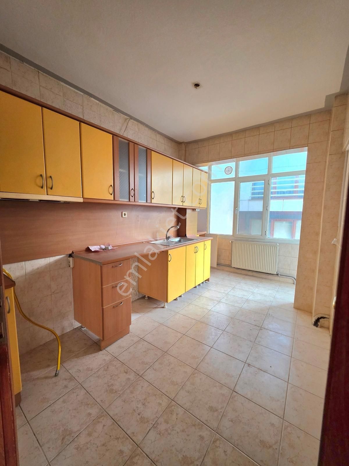 Kaymakamlık Binası Ön Tarafı Minibüs Yolu Üzeri 3+1 Daire - Görsel 4