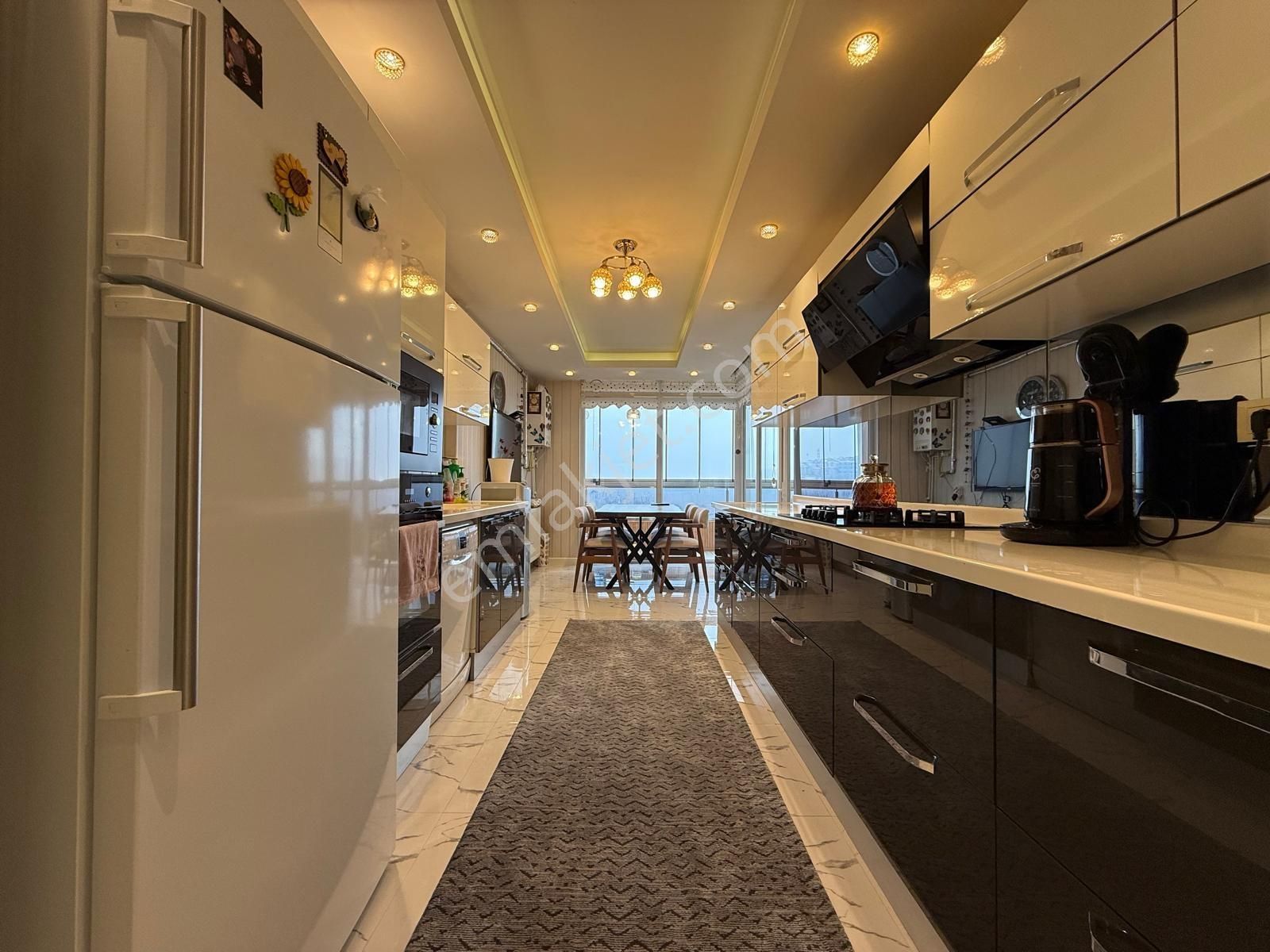 Rota'dan Ş.hastanesi Yakını Ank.manzaralı 15.kat U.lüx 200m2 4+1